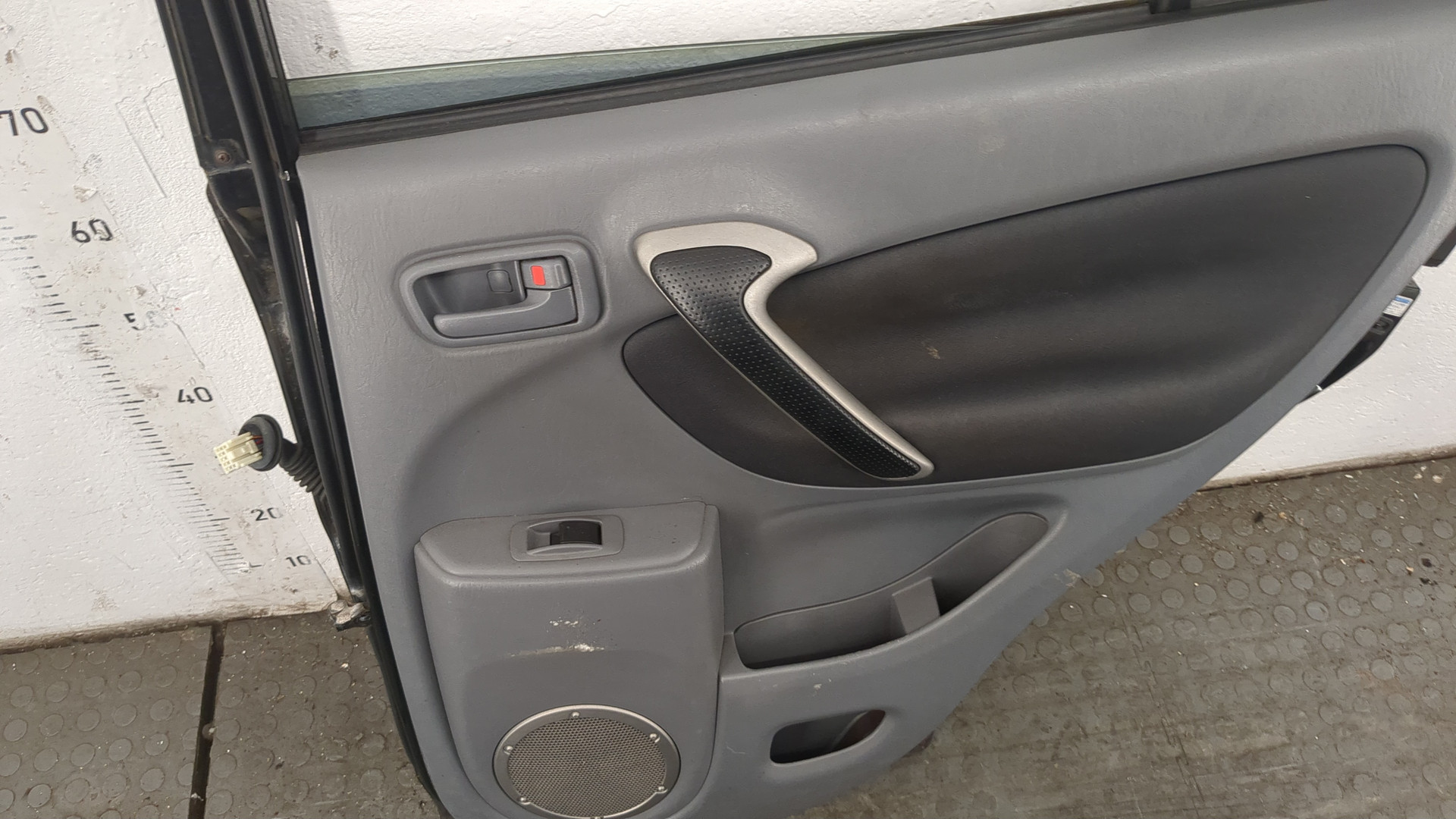 Дверь задняя правая