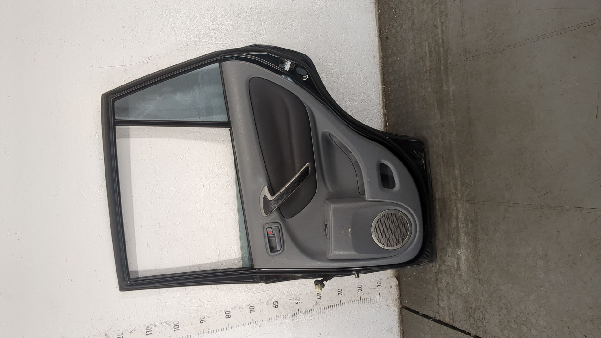 Дверь задняя правая