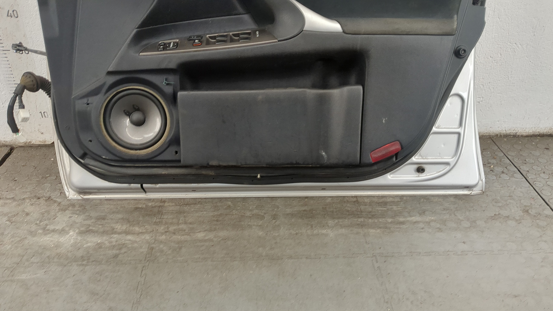 Дверь передняя правая