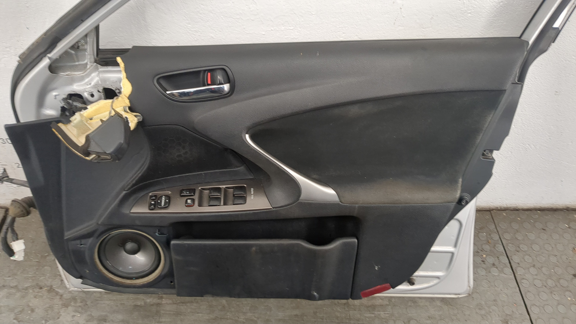 Дверь передняя правая