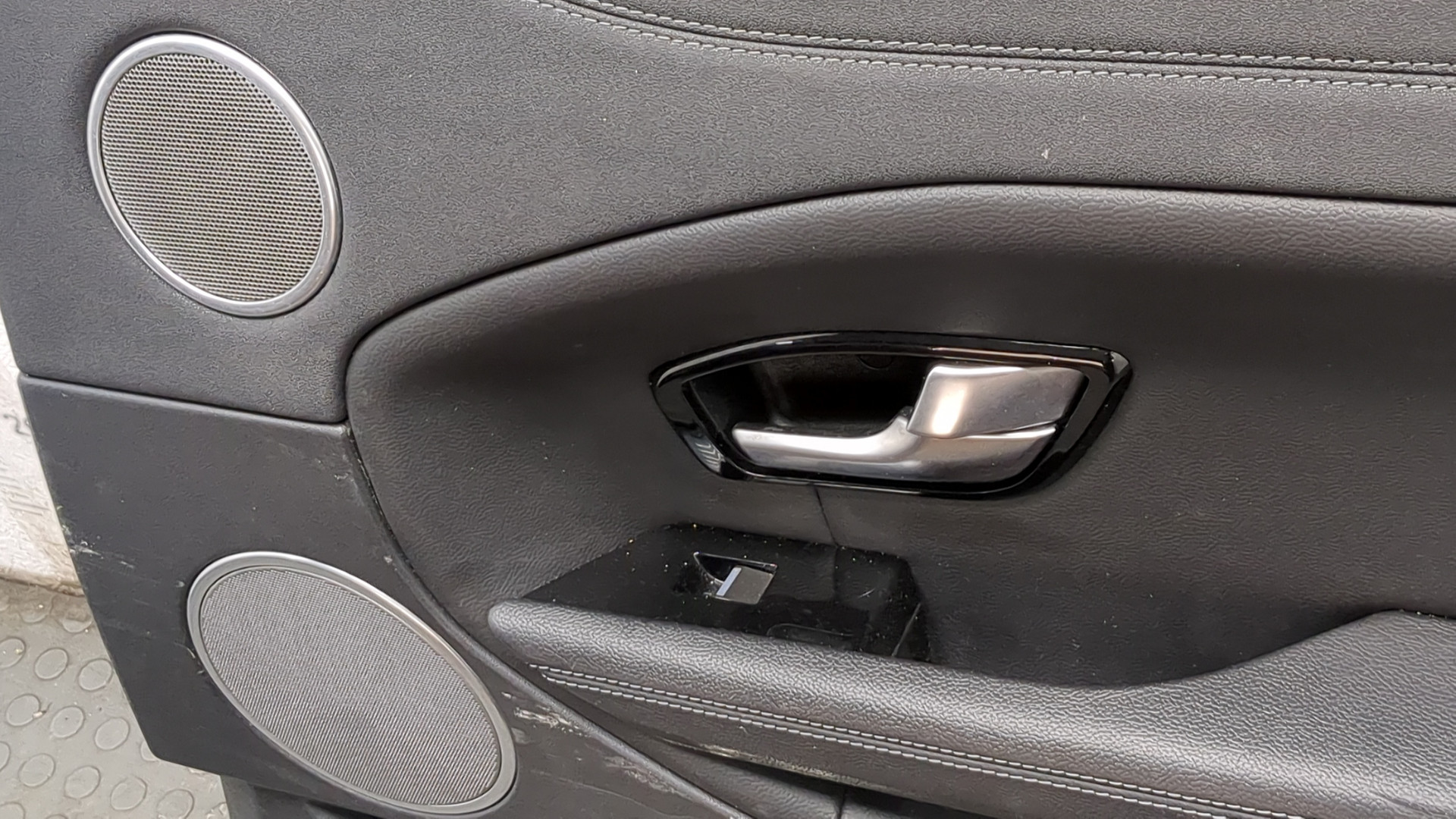 Дверь задняя правая