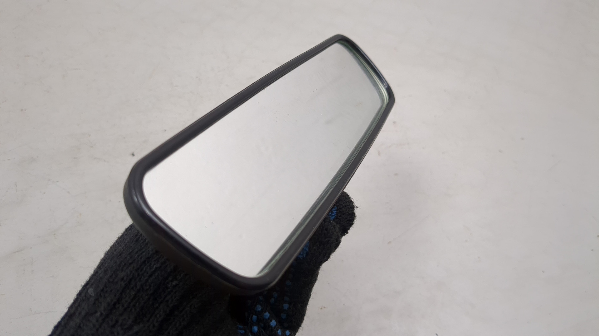 Зеркало заднего вида