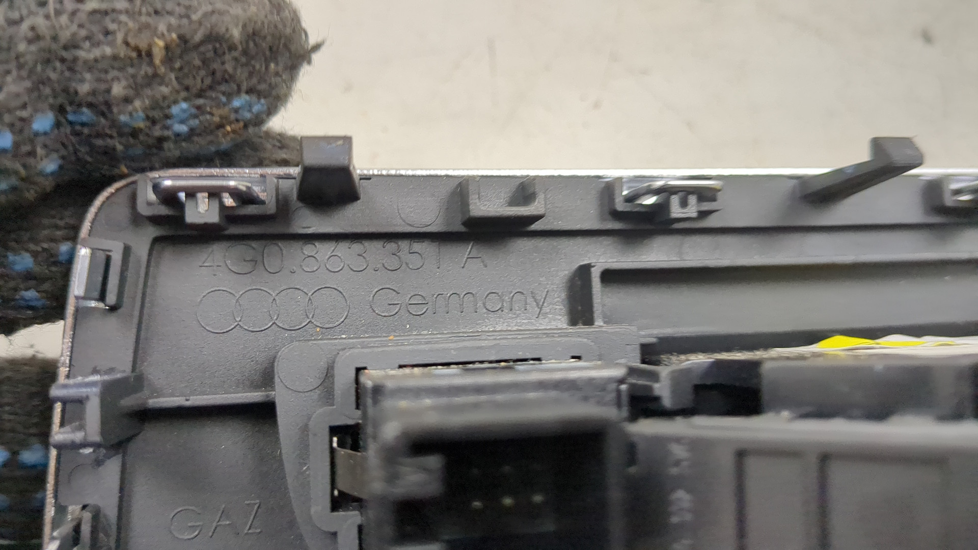 Кнопка обогрева сидений