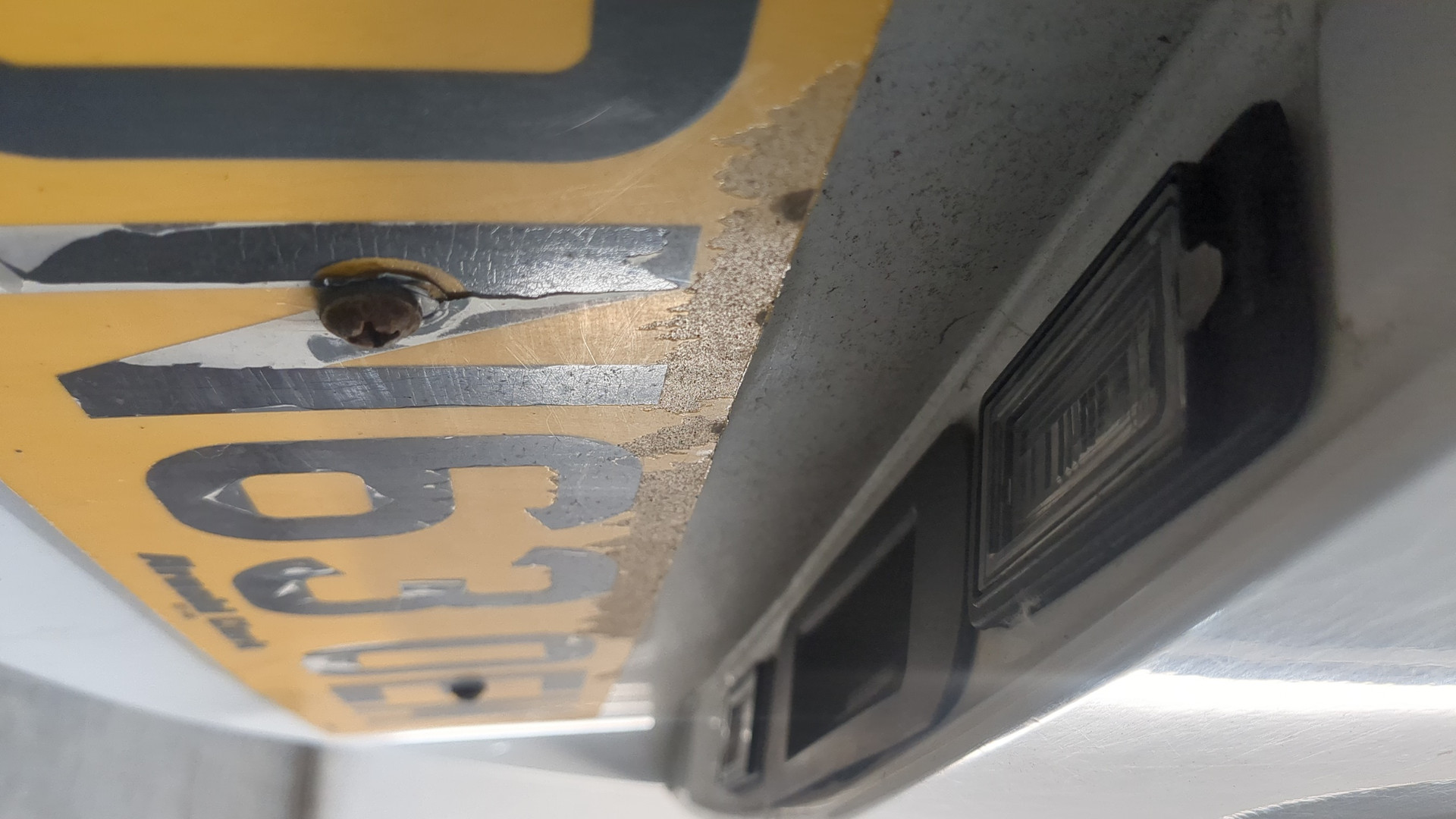 Дверь багажника