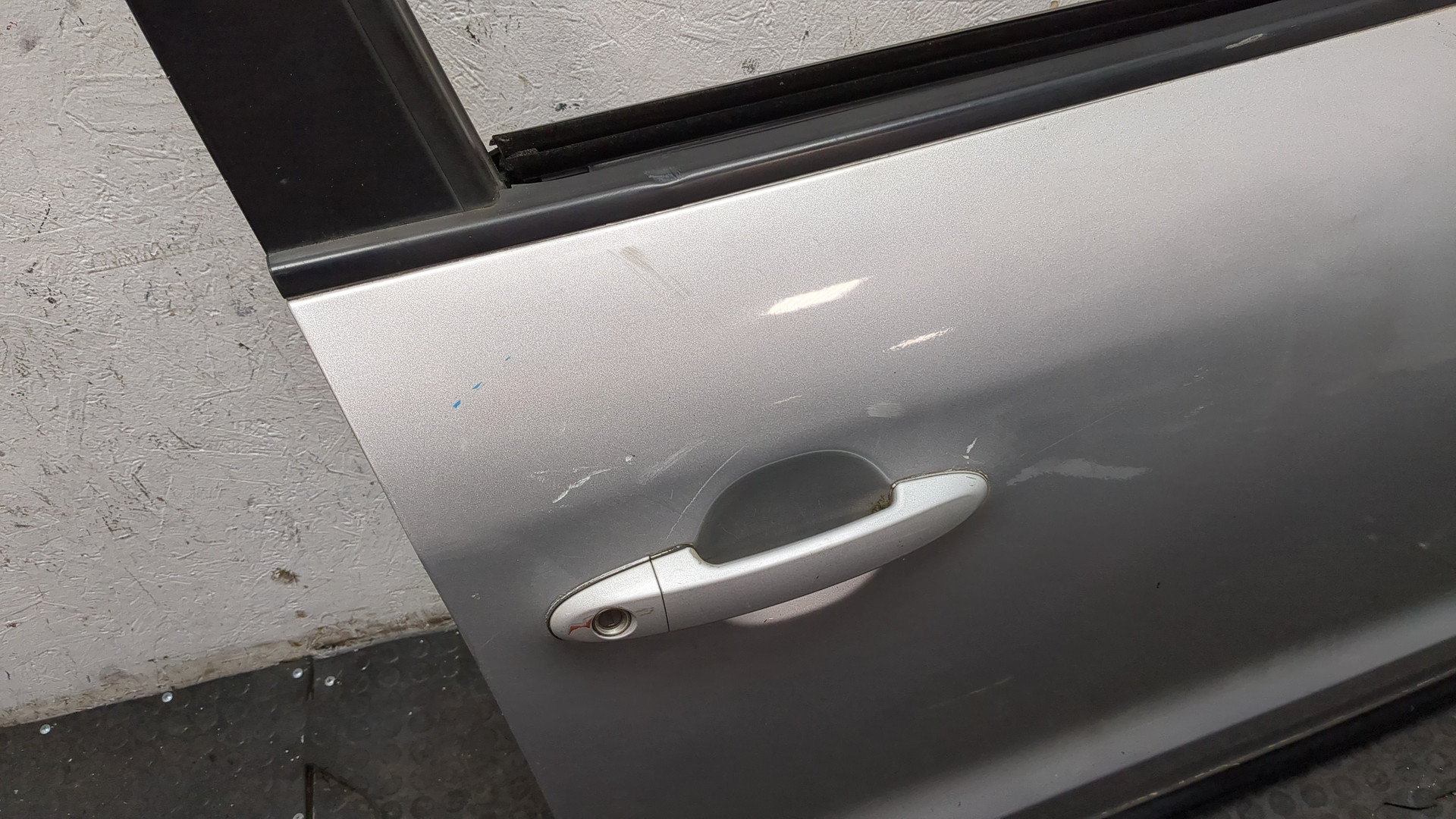 Дверь передняя правая