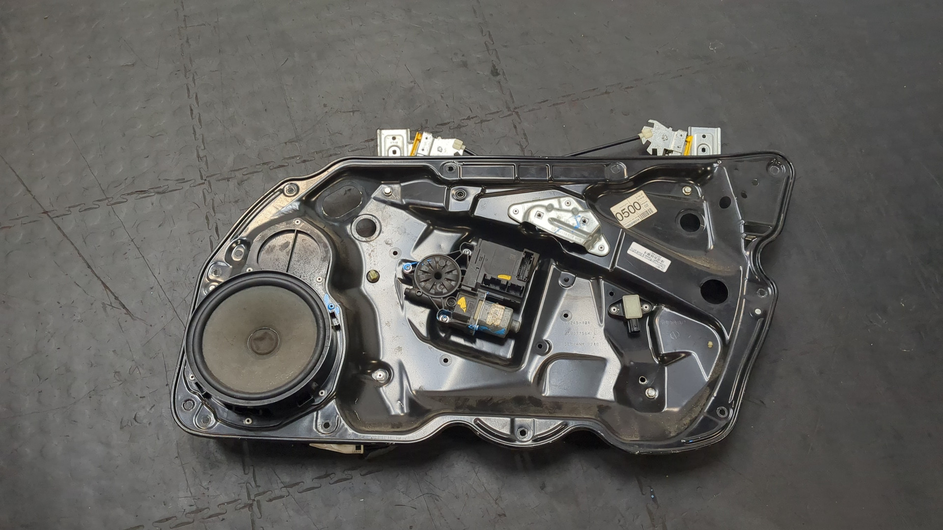 Стеклоподъемник электр. передний правый