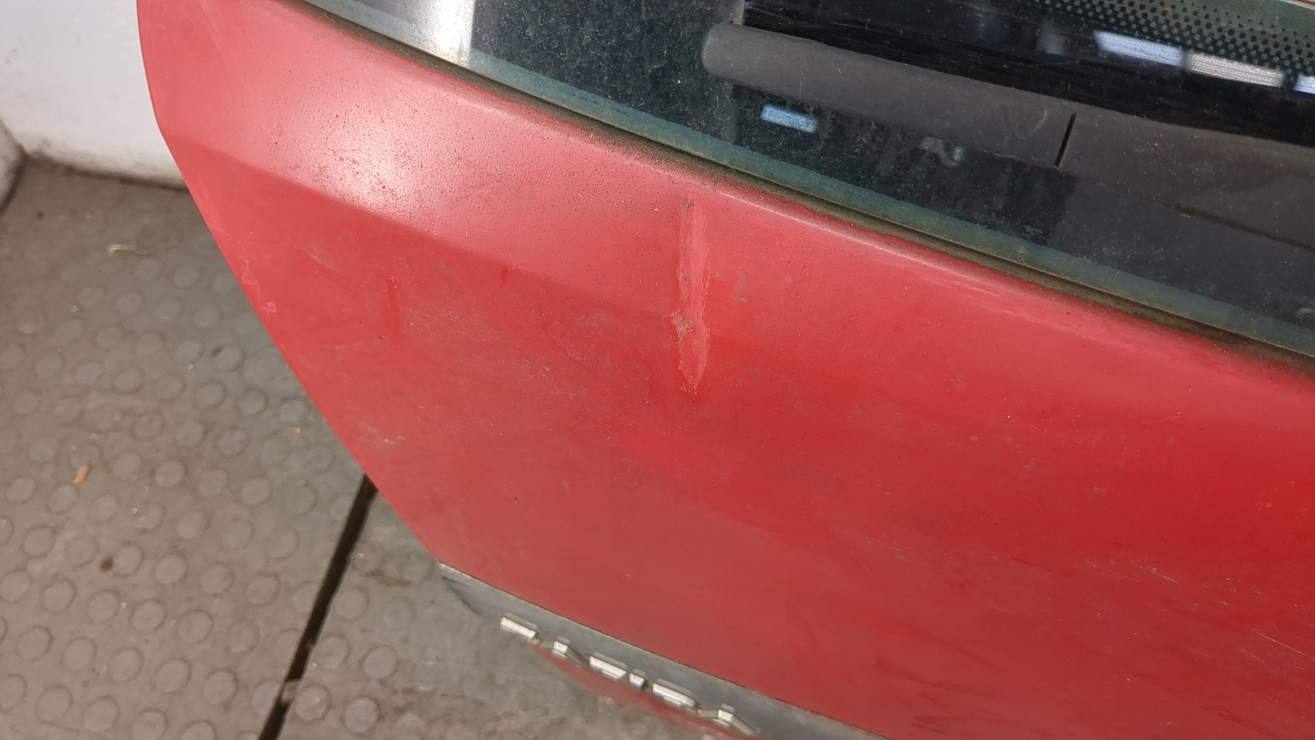 Дверь багажника