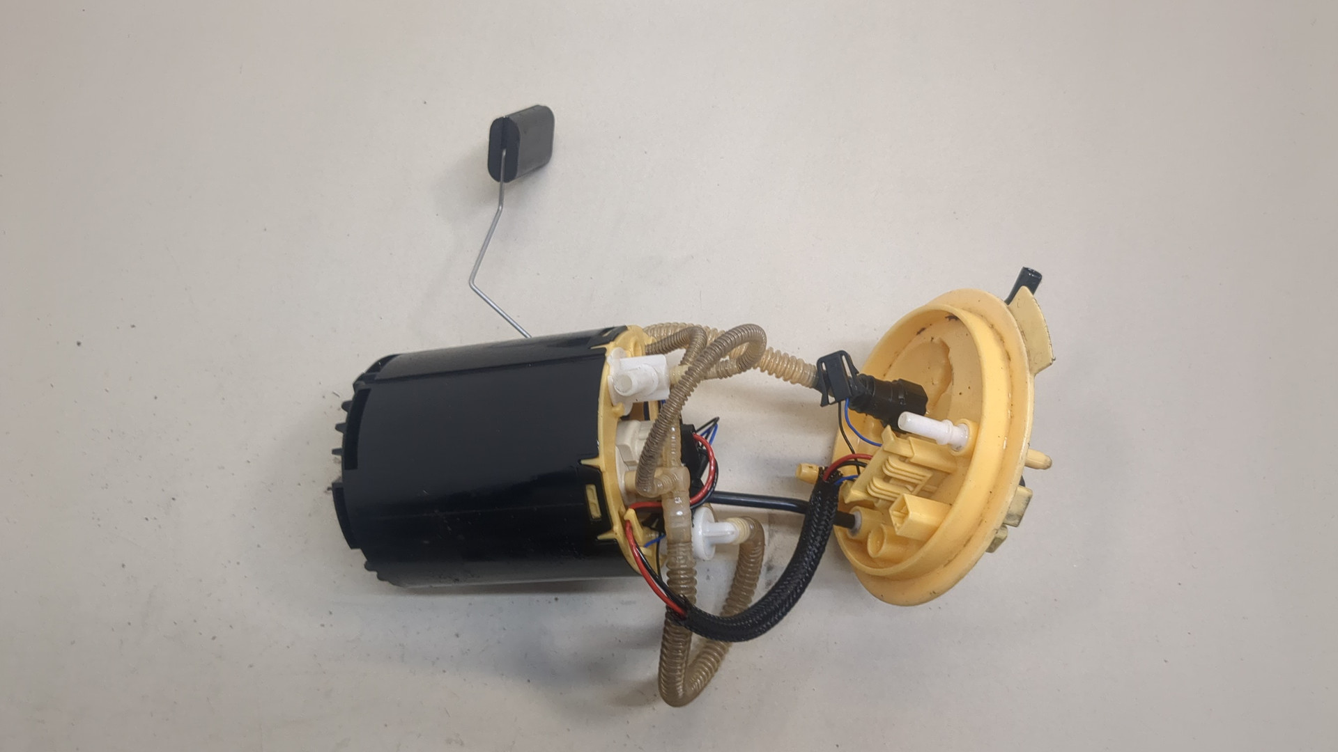 Насос топливный электрический