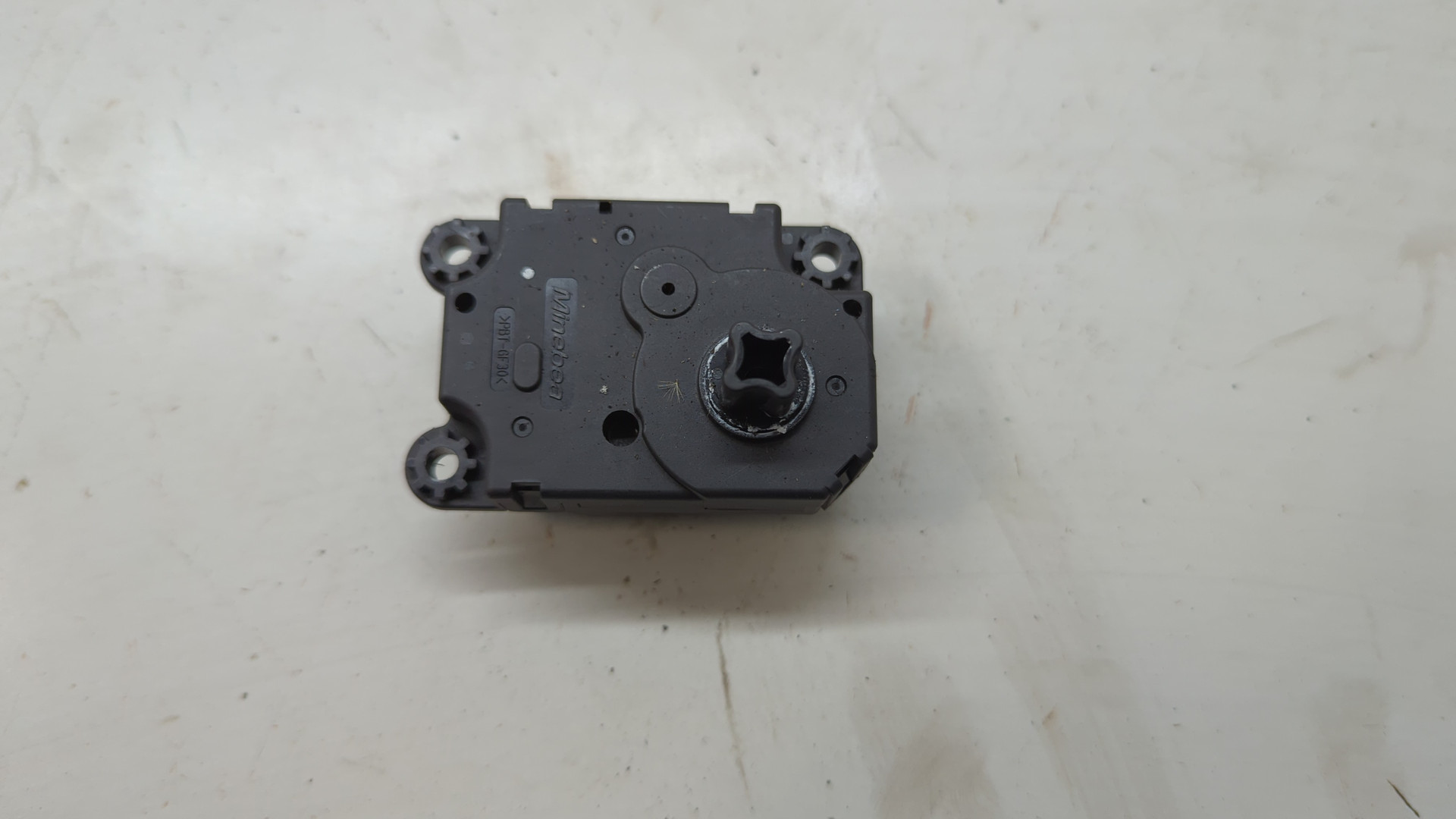 Моторчик заслонки печки