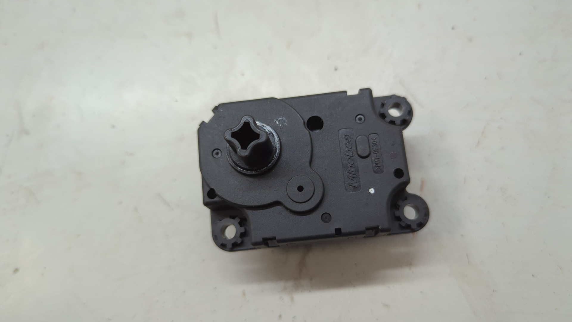 Моторчик заслонки печки