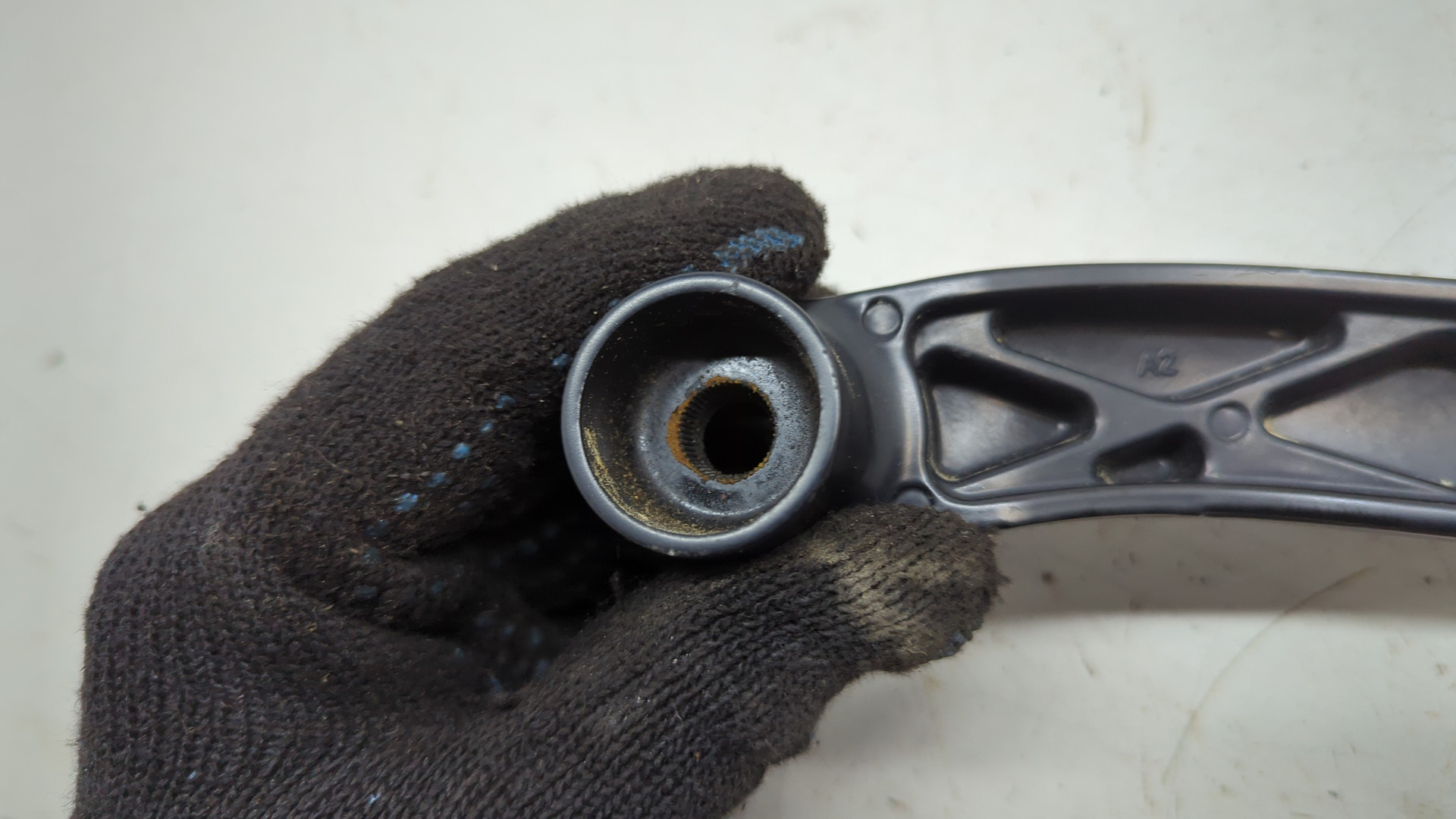 Поводок стеклоочистителя передний правый