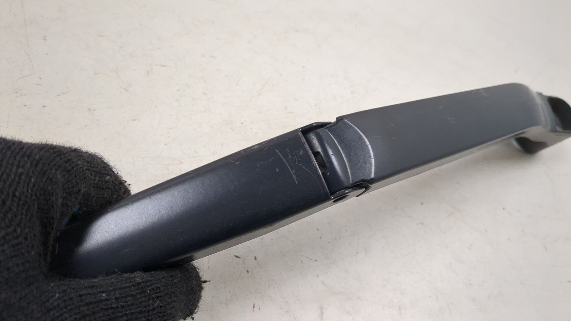 Поводок стеклоочистителя передний правый