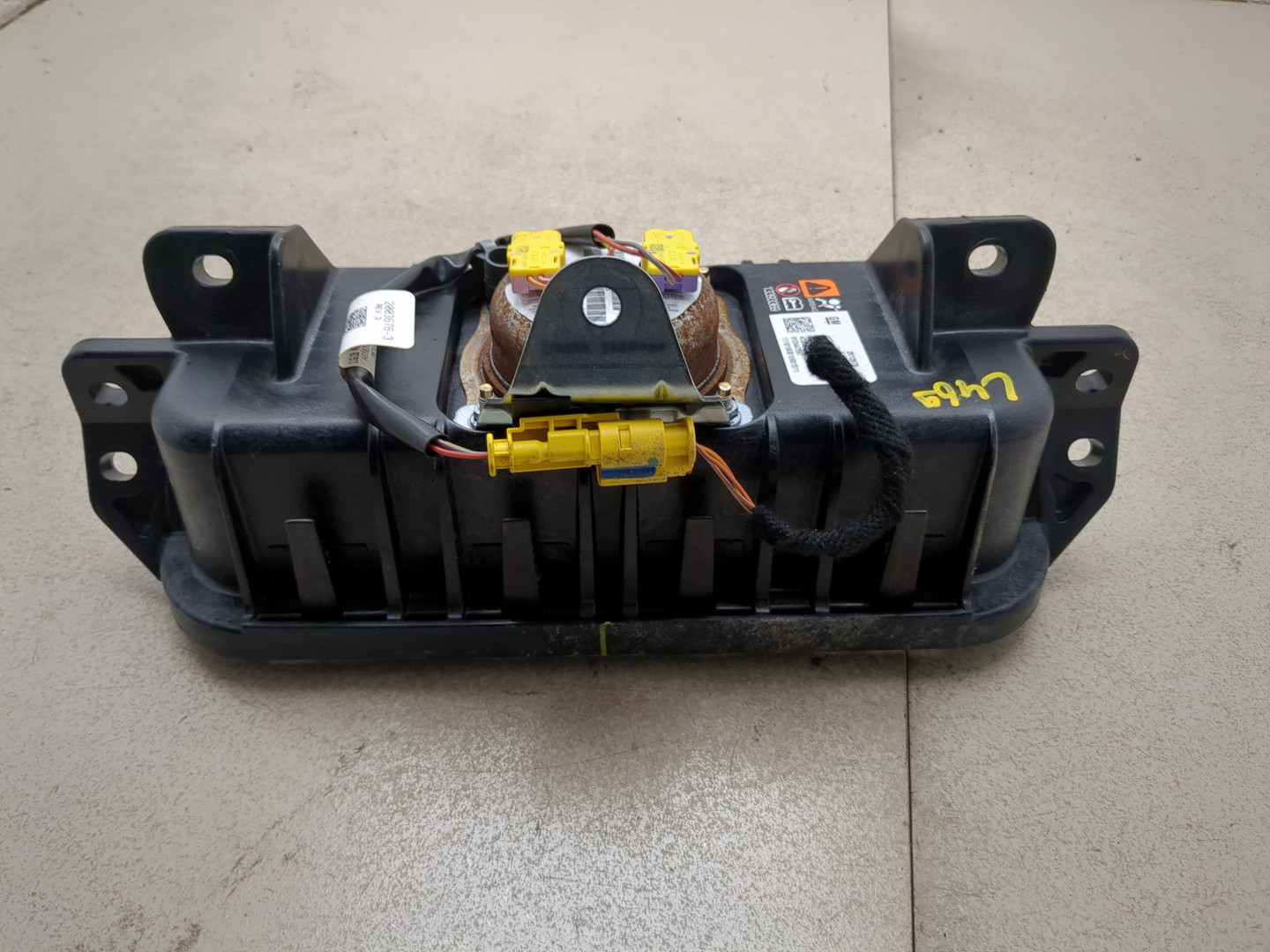 Подушка безопасности пассажирская (в торпедо)