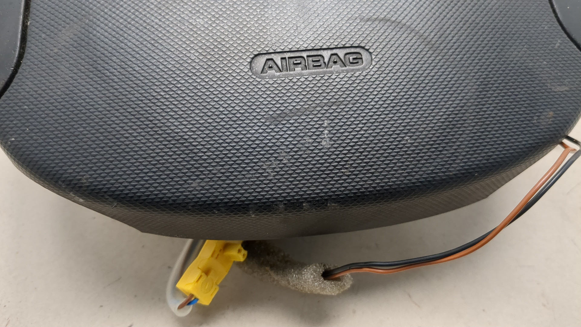 Подушка безопасности в рулевое колесо