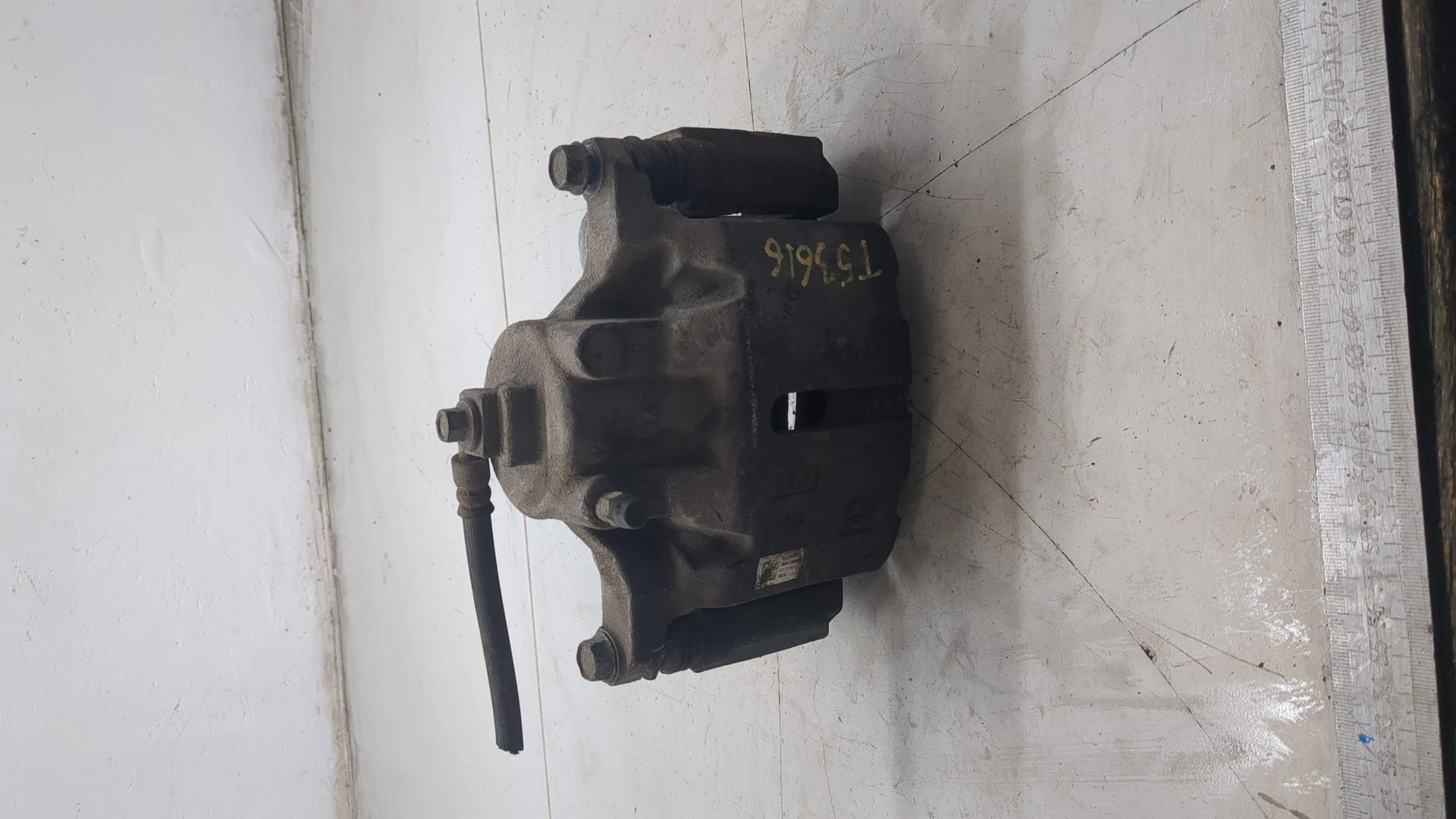 Суппорт передний правый