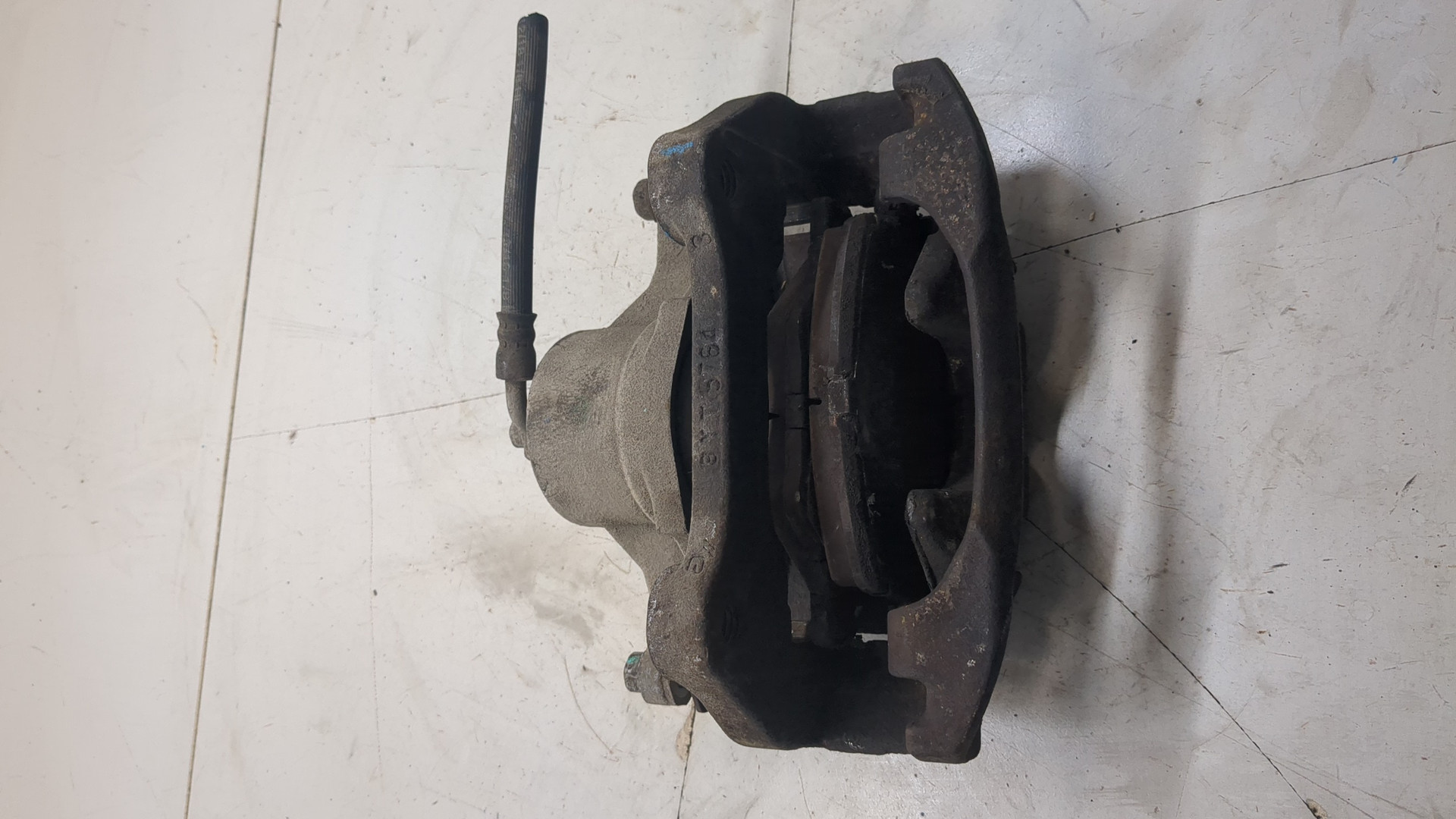 Суппорт передний правый