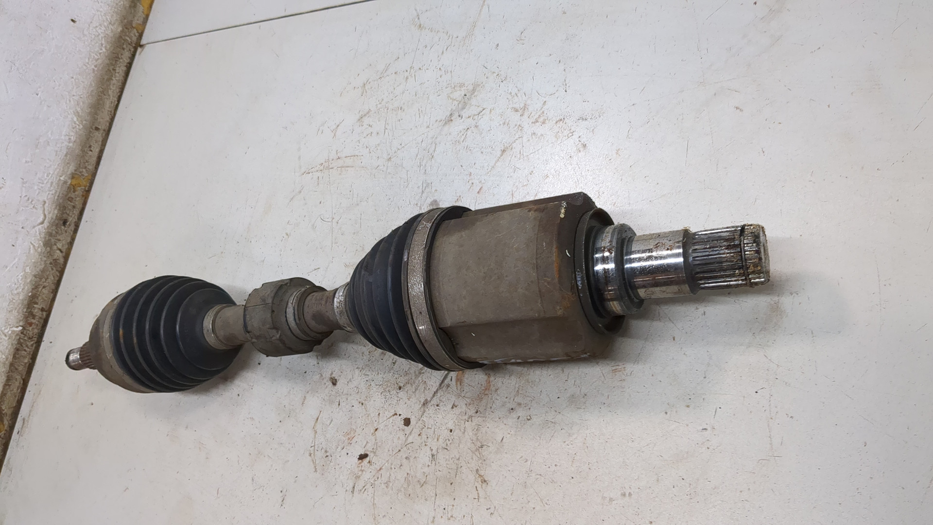 Полуось передняя левая