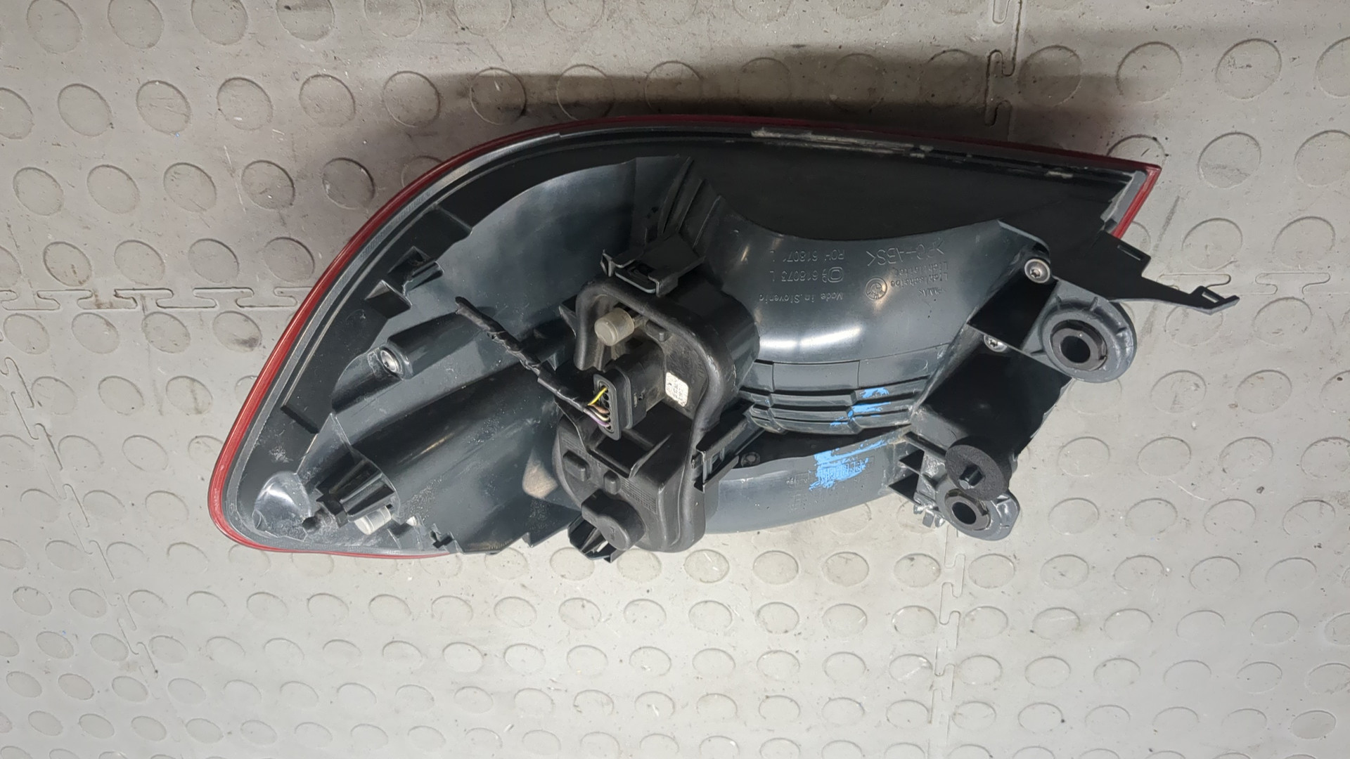 Фонарь задний левый