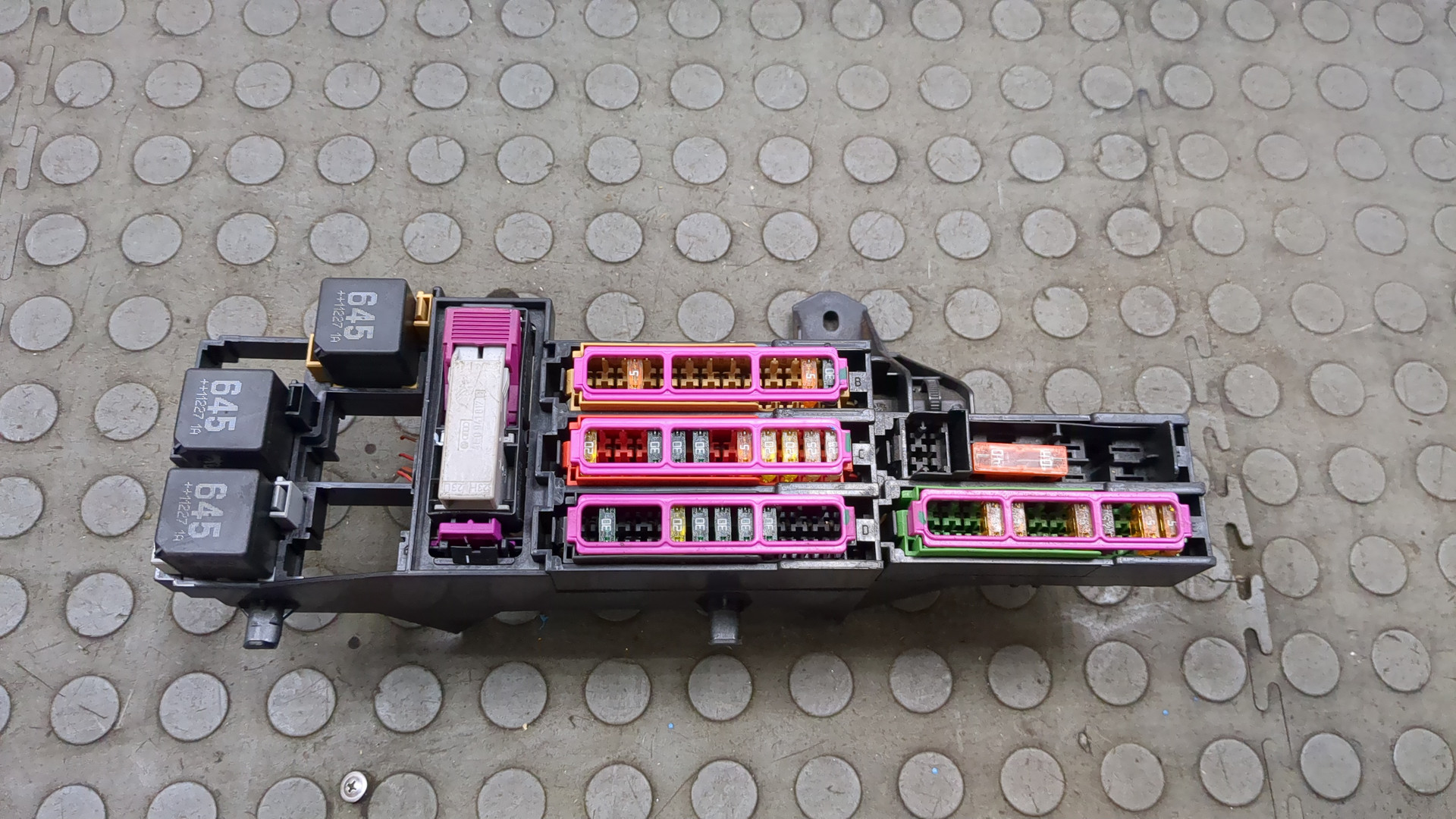 Блок предохранителей