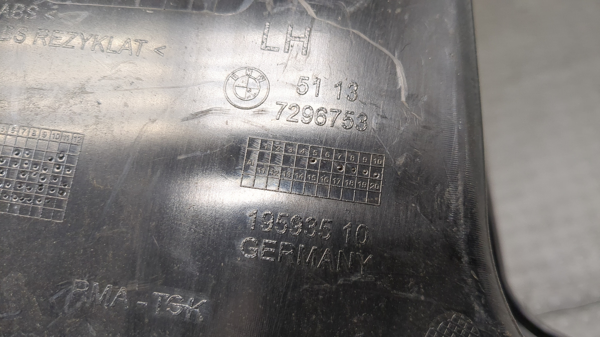 Кронштейн крепления крыла