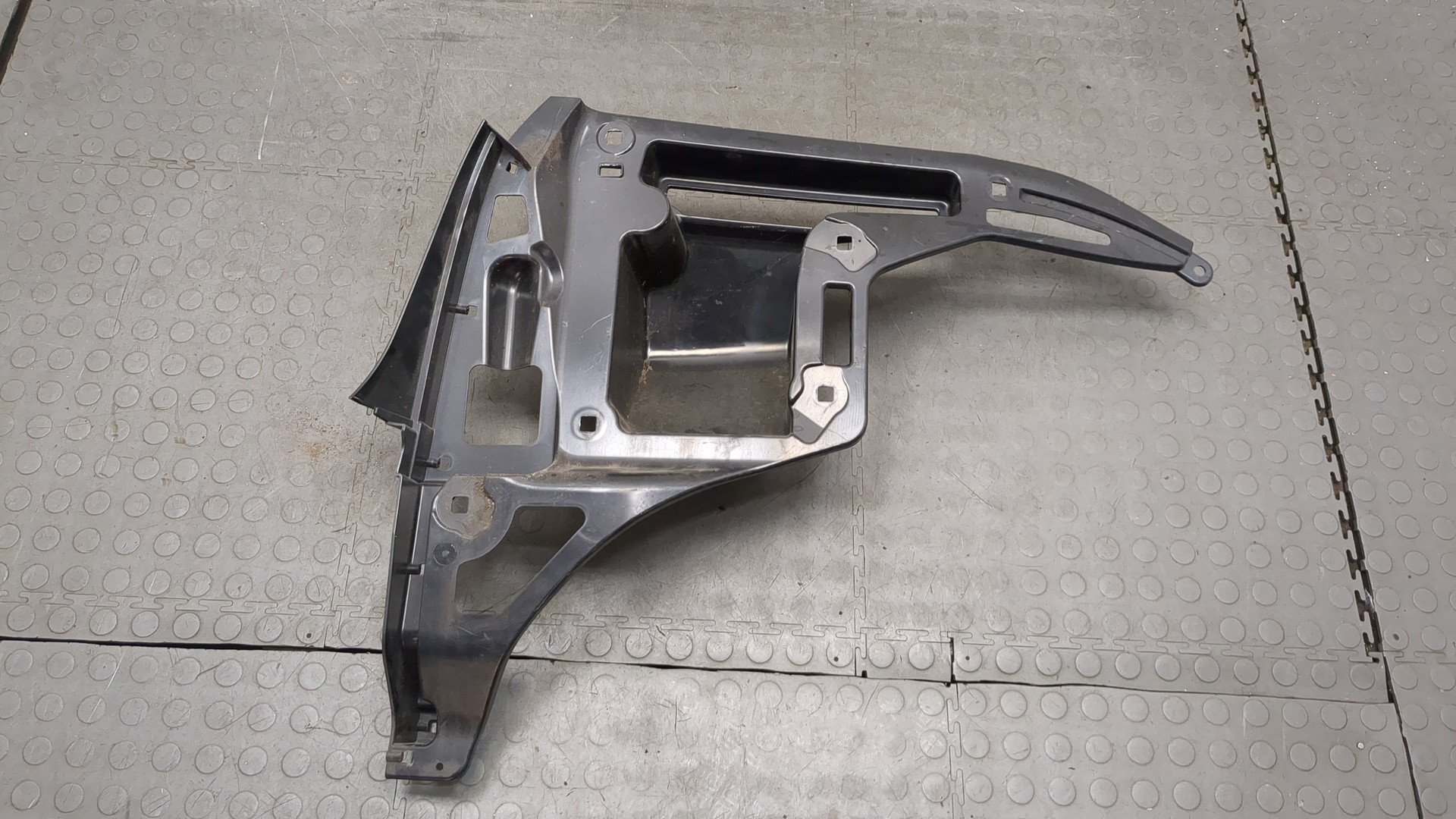 Кронштейн крепления крыла