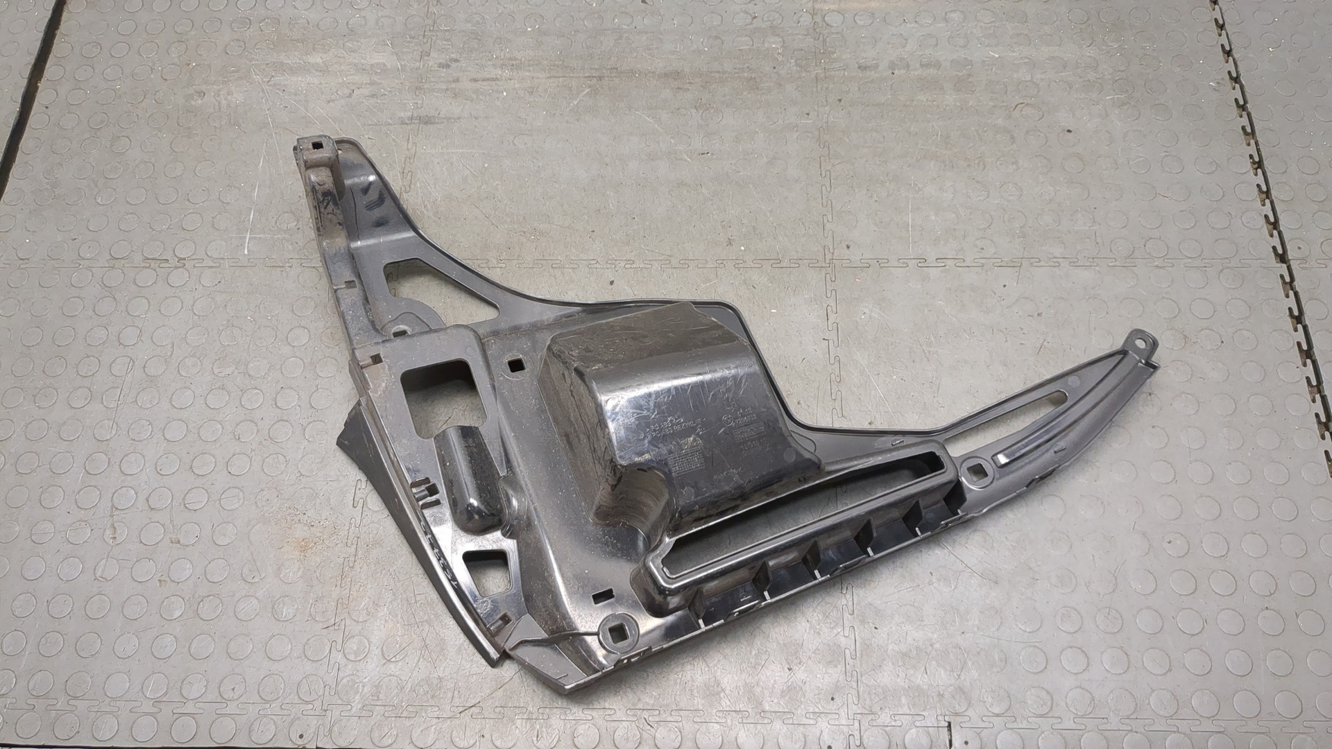 Кронштейн крепления крыла