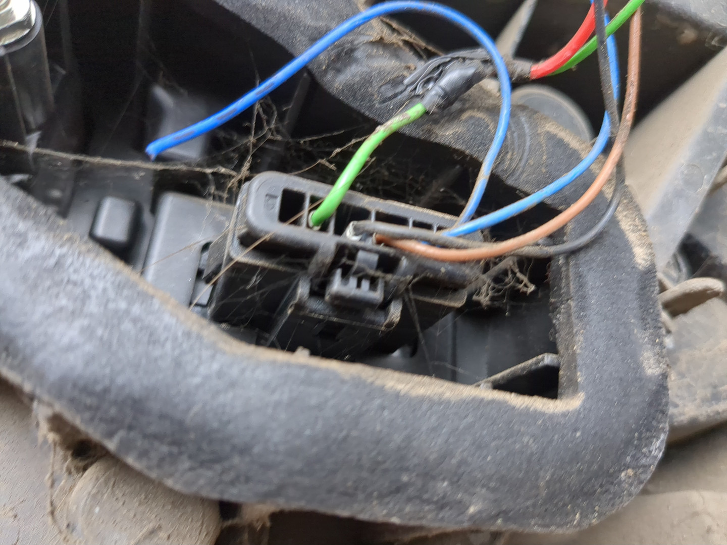 Фонарь задний левый