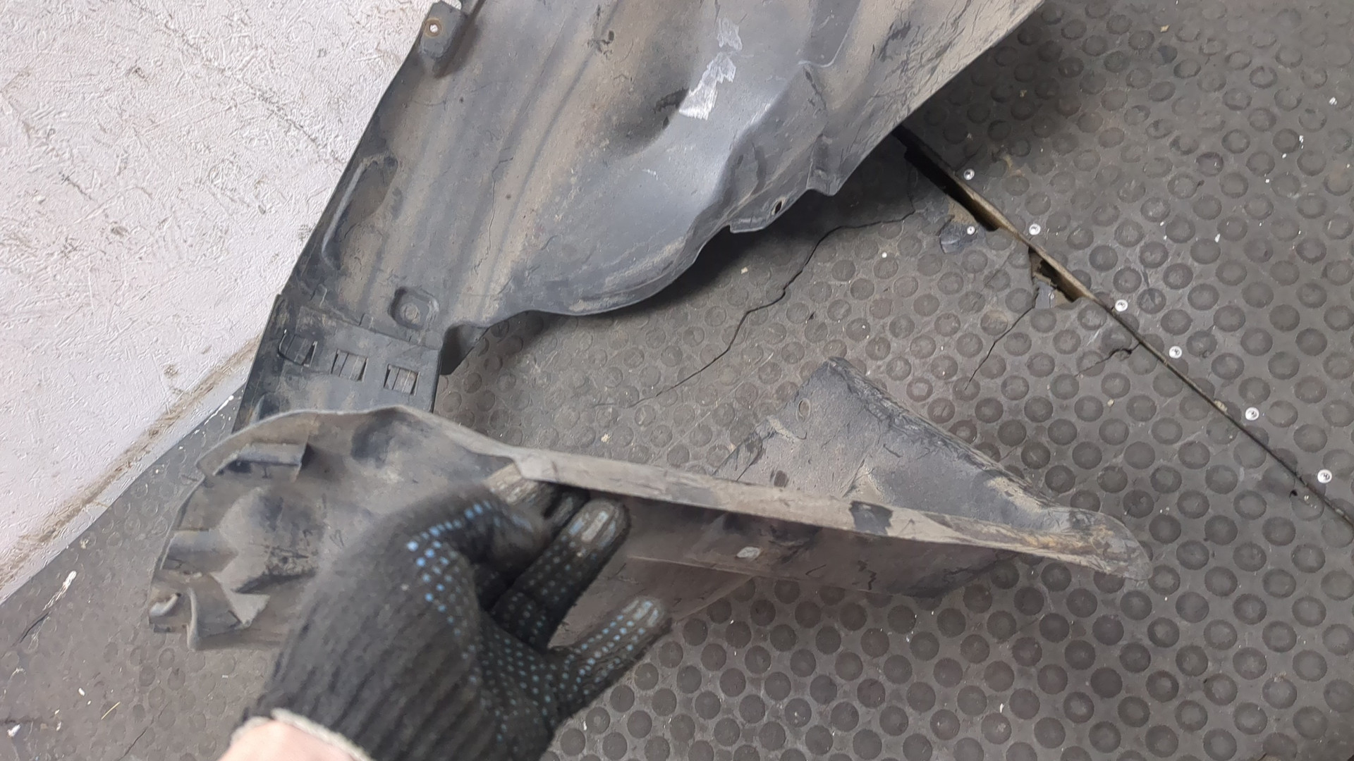 Локер передний правый