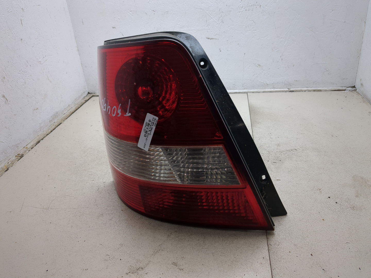 Фонарь задний левый