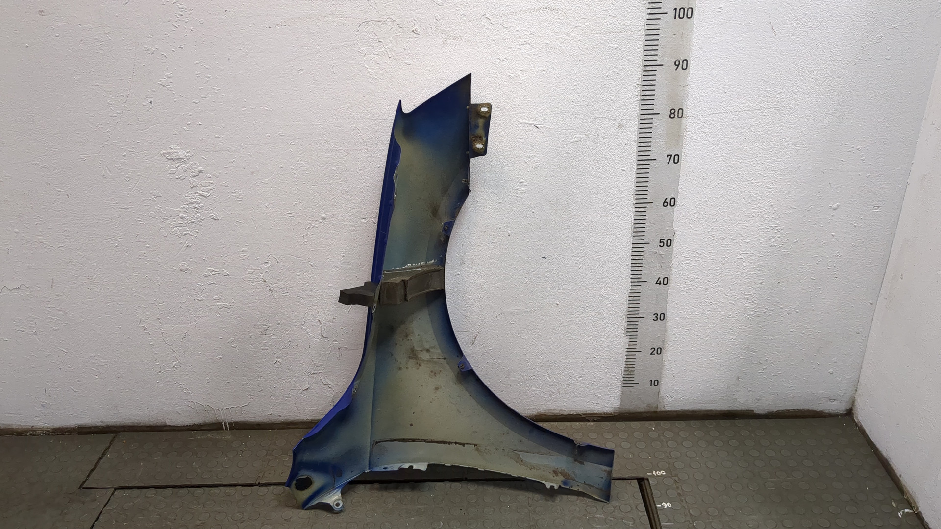 Крыло переднее левое