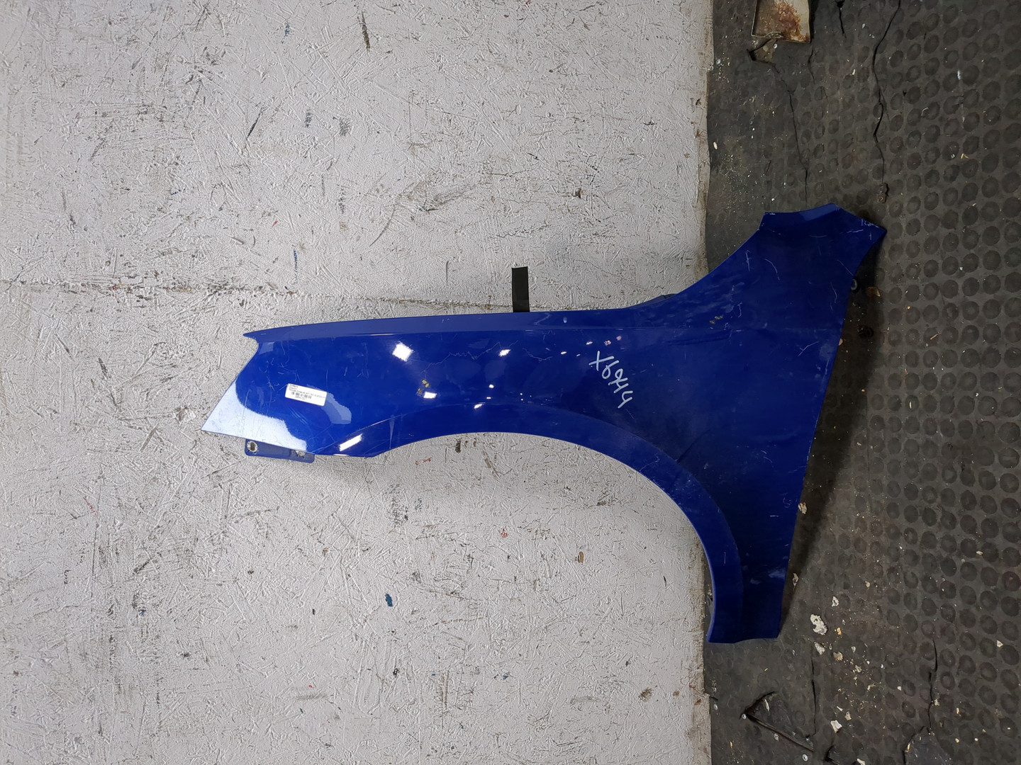 Крыло переднее левое