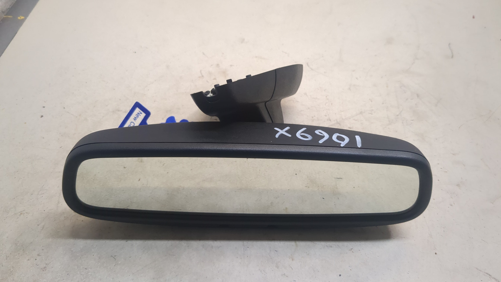 Зеркало заднего вида