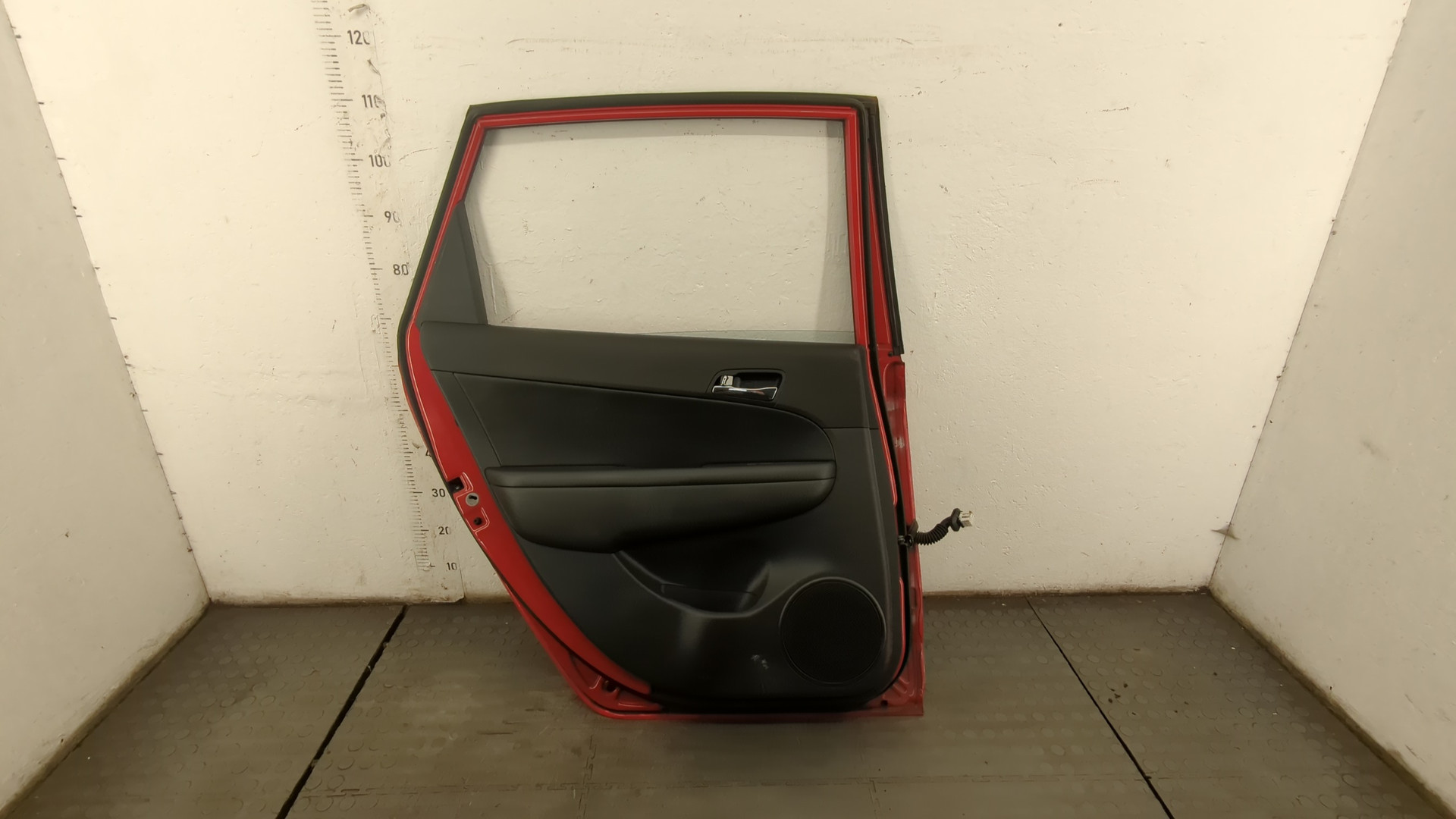 Дверь задняя левая