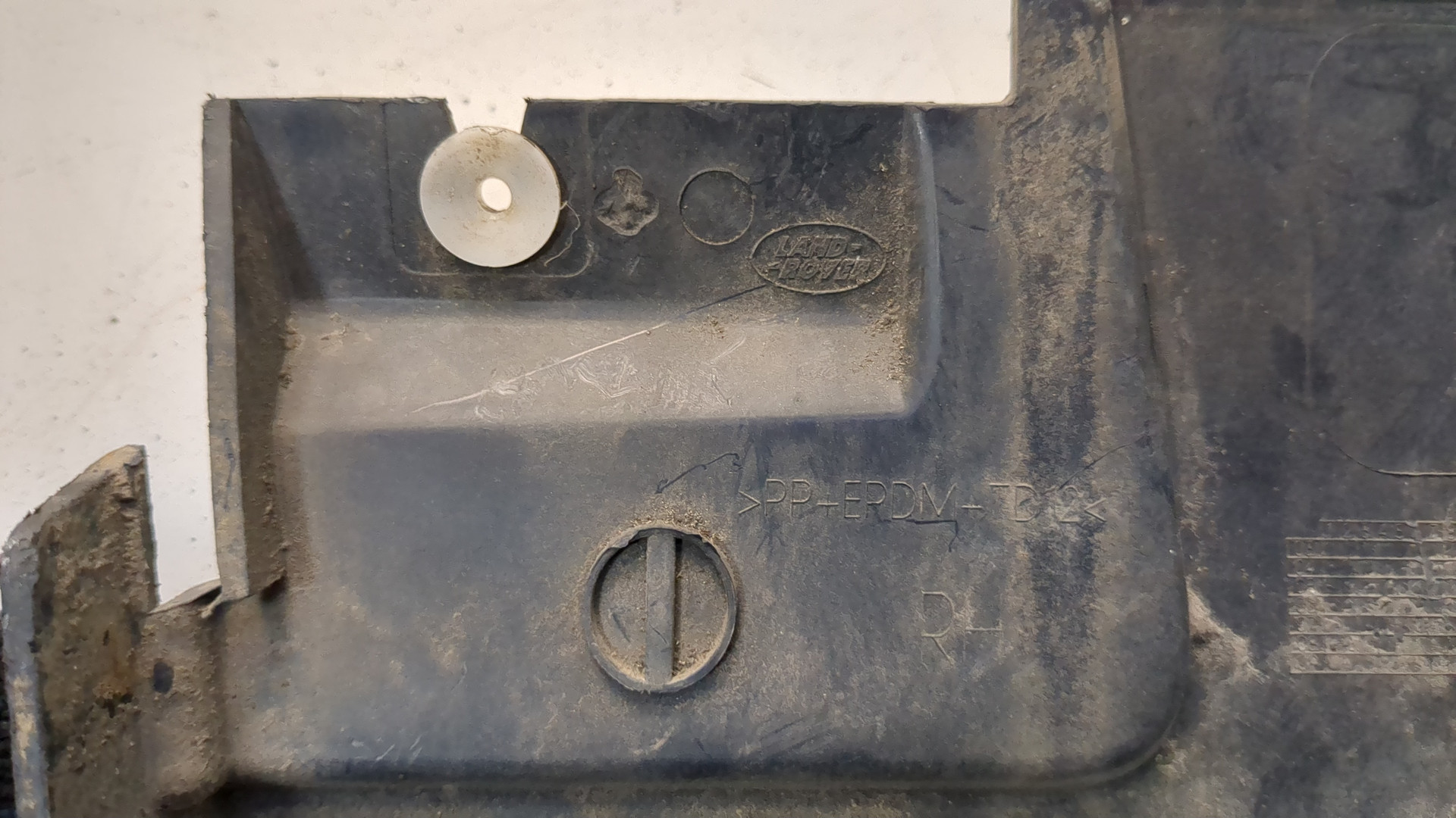 Накладка переднего крыла правого