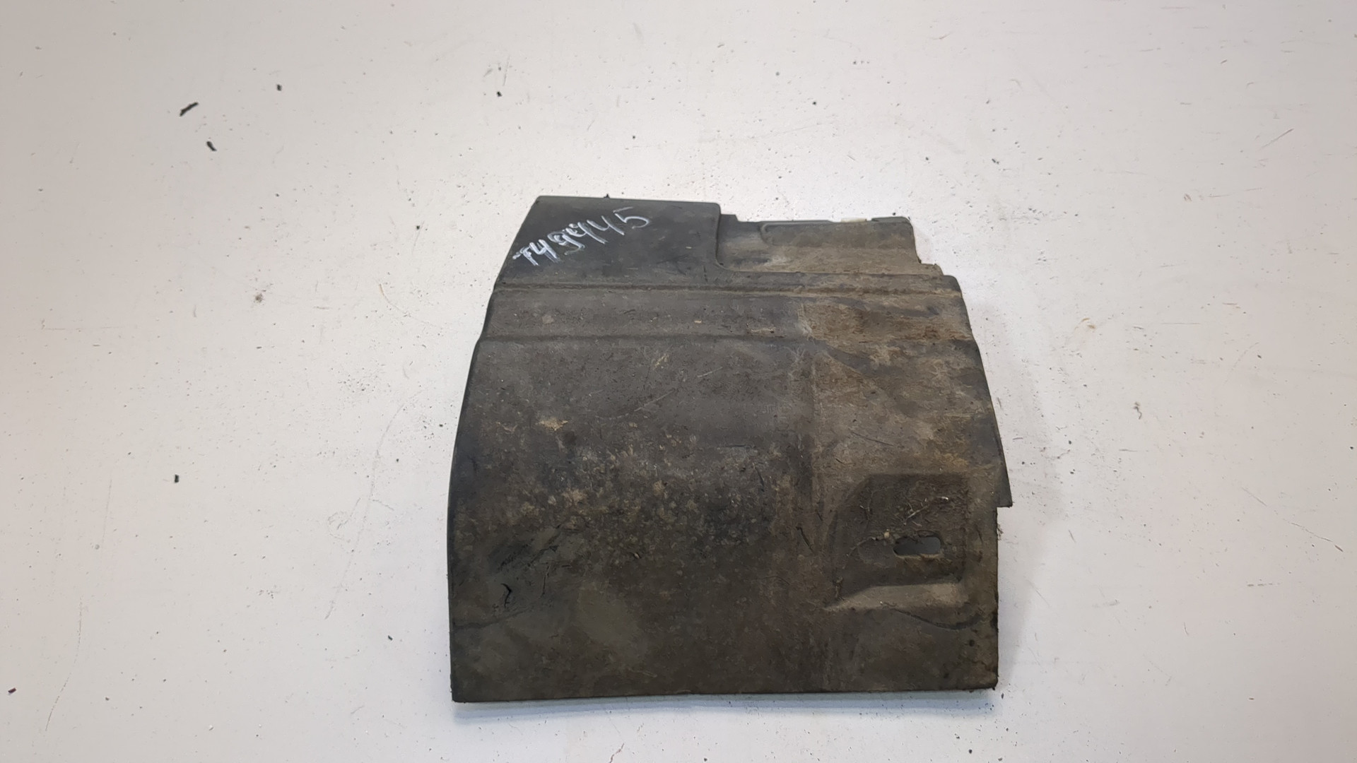 Накладка переднего крыла правого