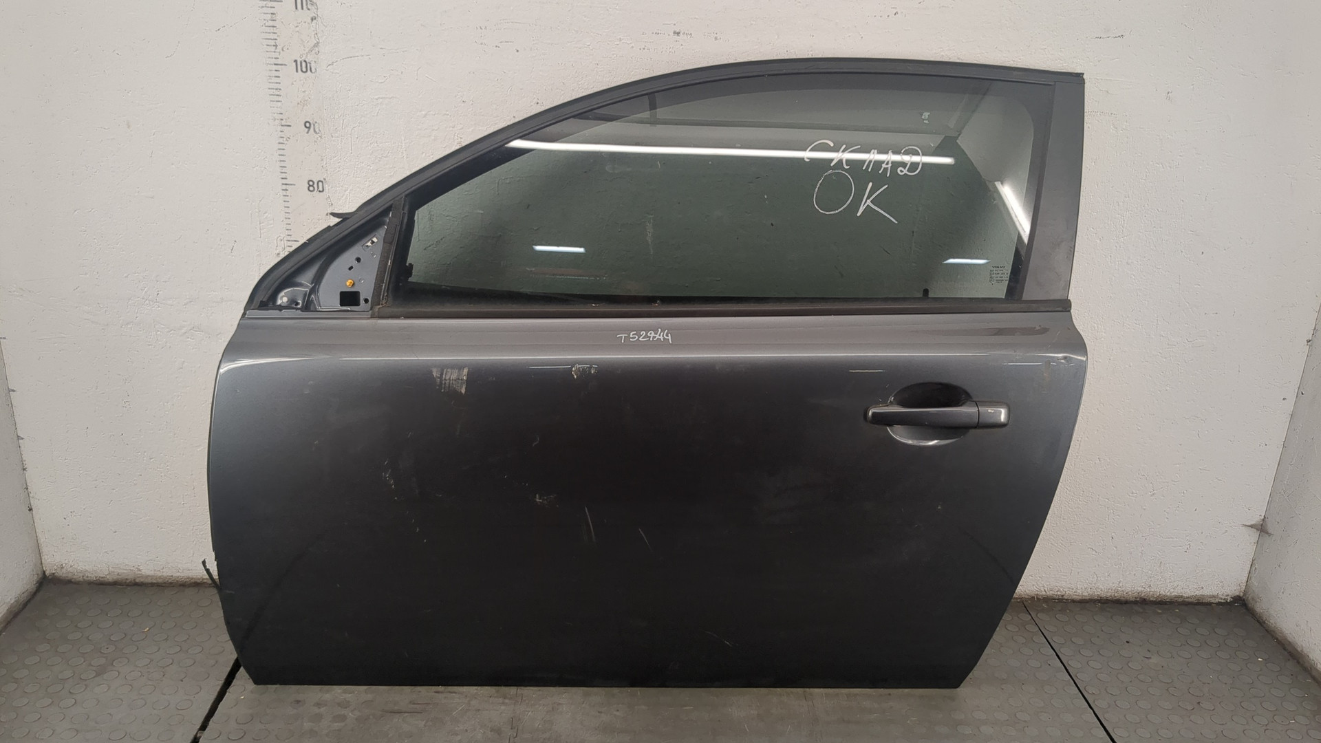 Дверь передняя левая