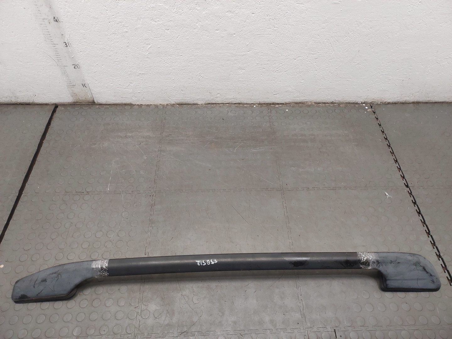 Рейлинг (релинг) левый (планка на крышу)