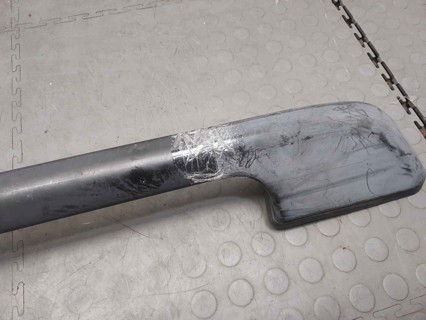 Рейлинг (релинг) левый (планка на крышу)