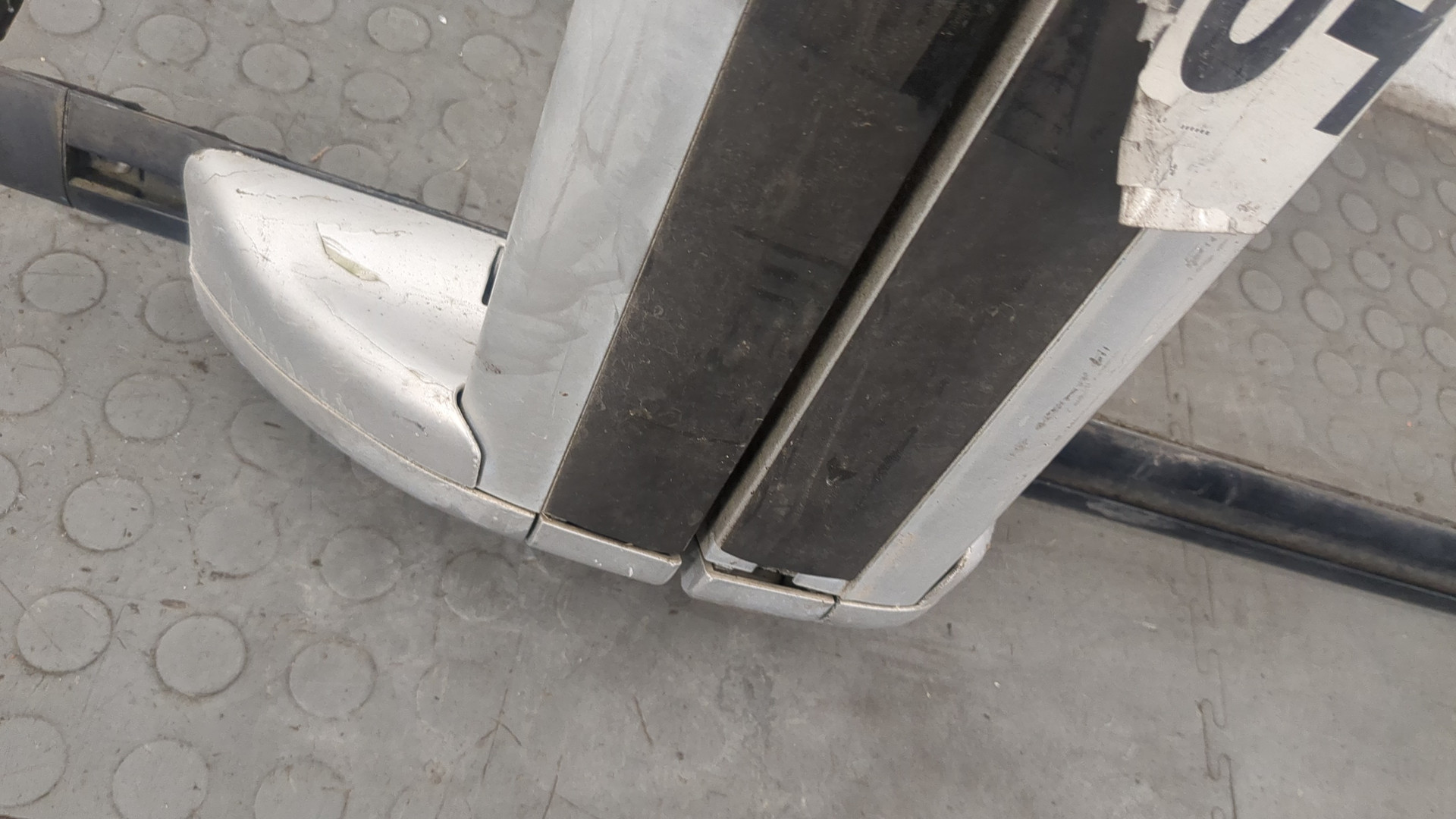 Рейлинги (релинг) к-кт (планки на крышу)