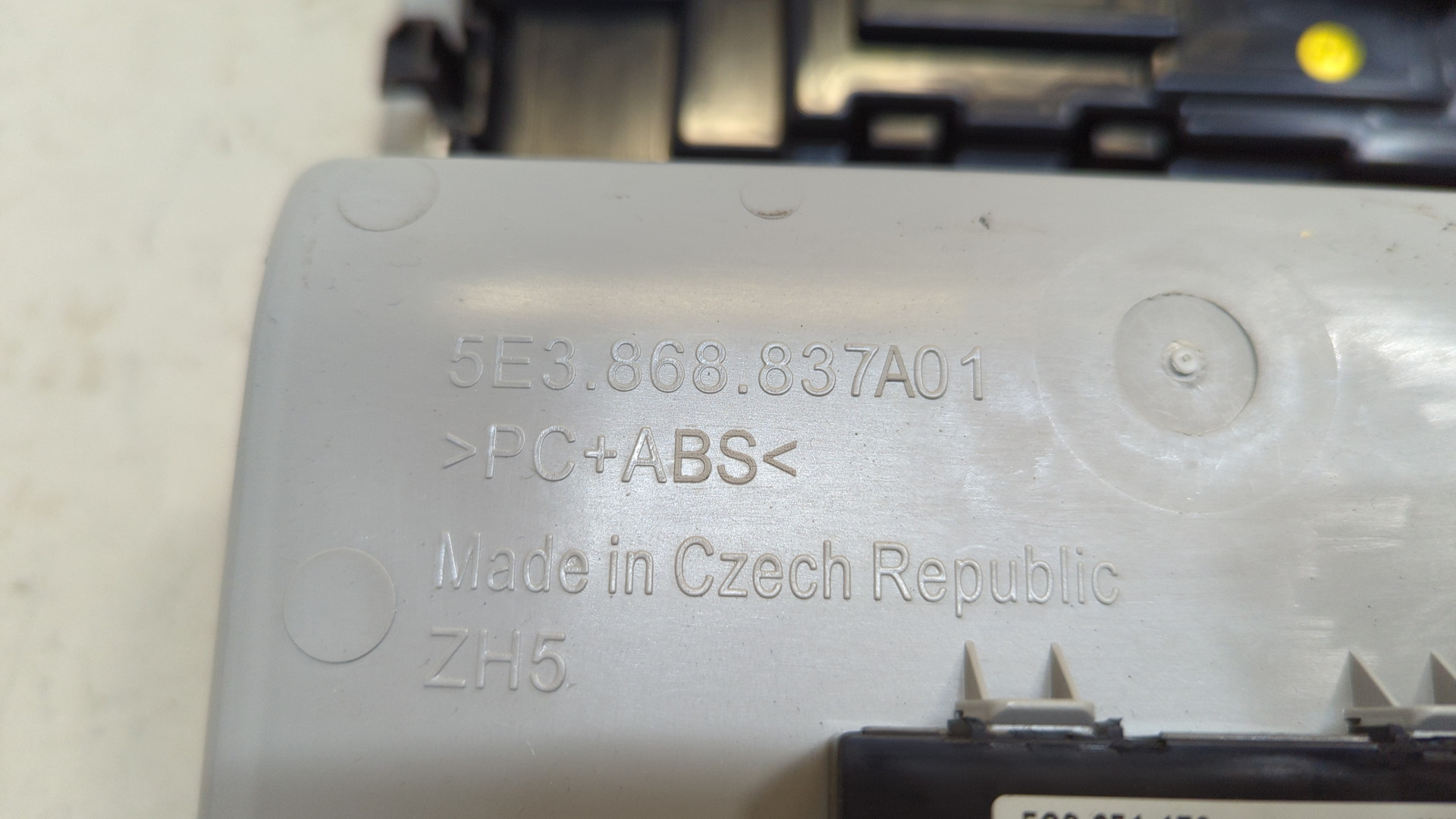 Плафон салонный