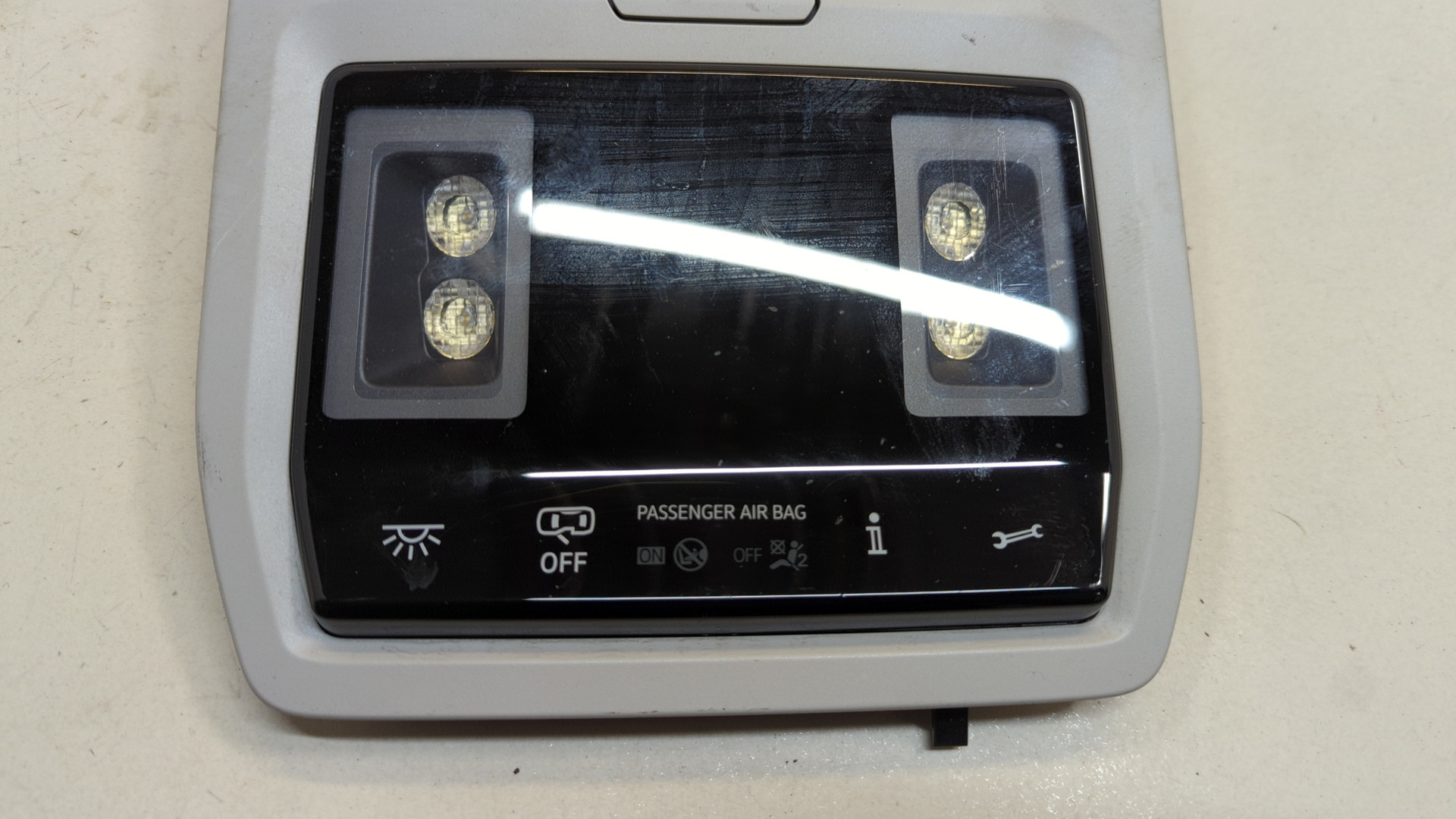 Плафон салонный