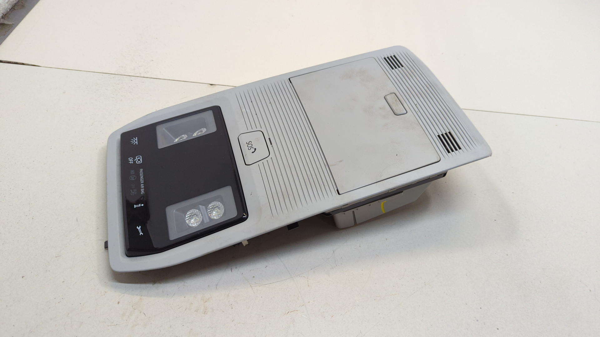 Плафон салонный