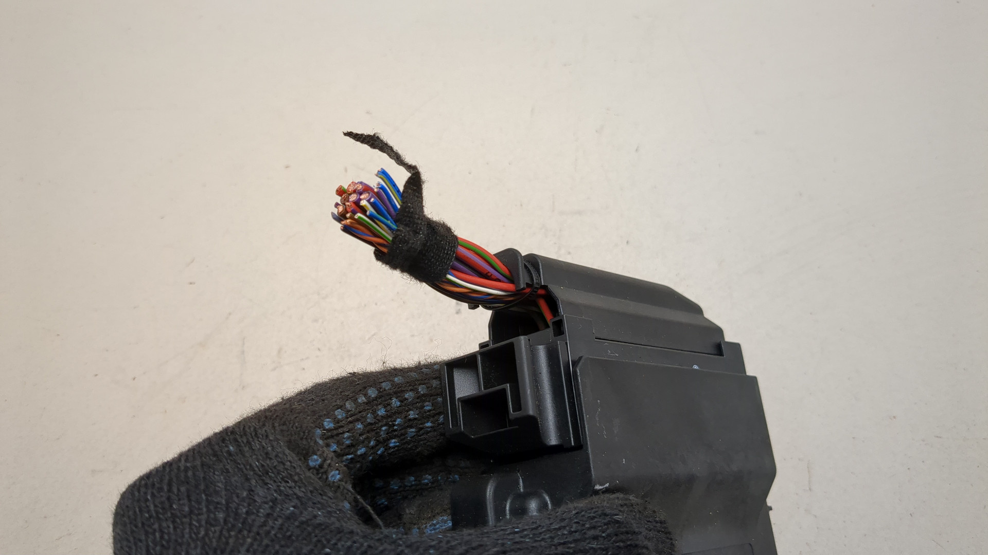 Блок управления парковочным тормозом