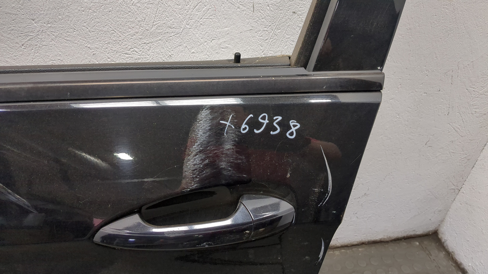 Дверь передняя левая