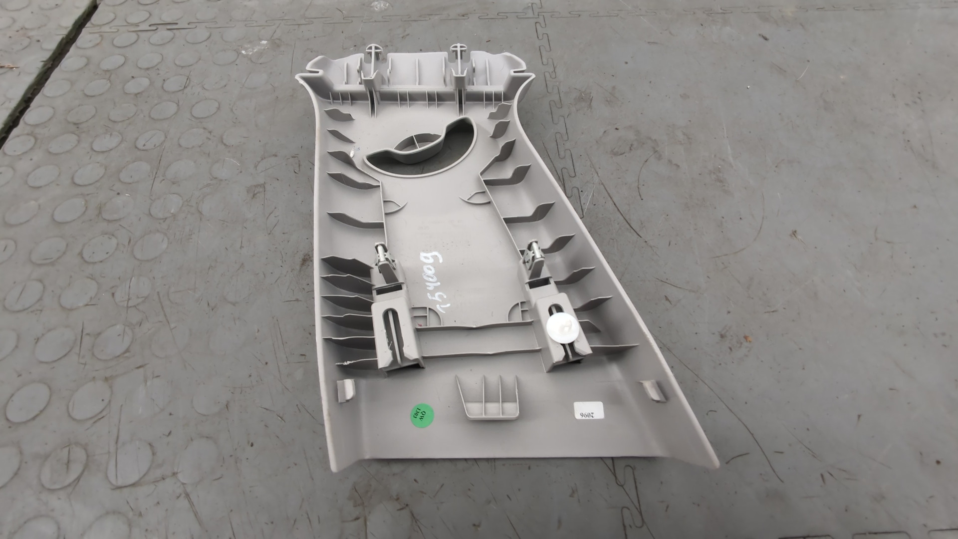 Обшивка стойки