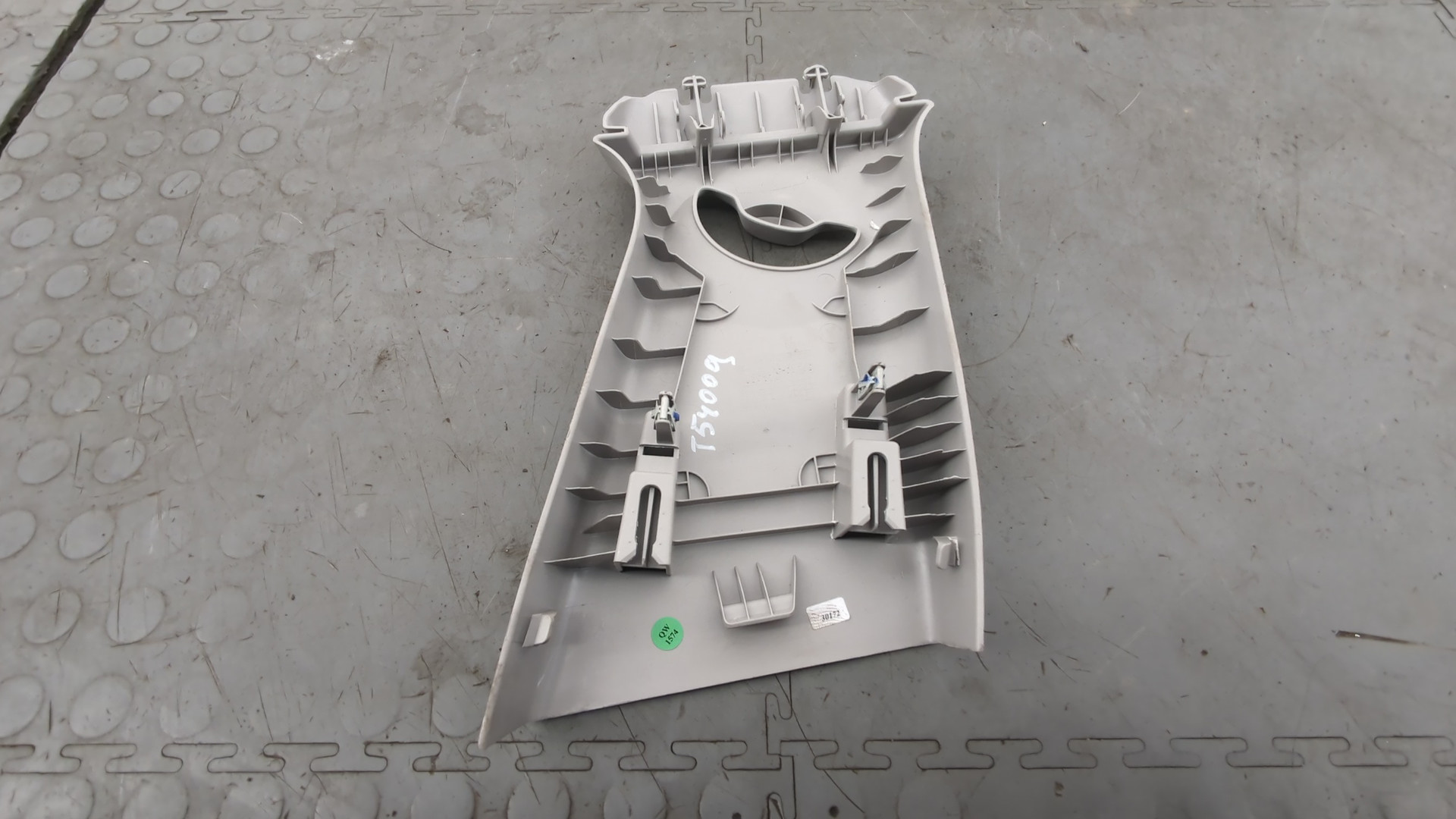 Обшивка стойки