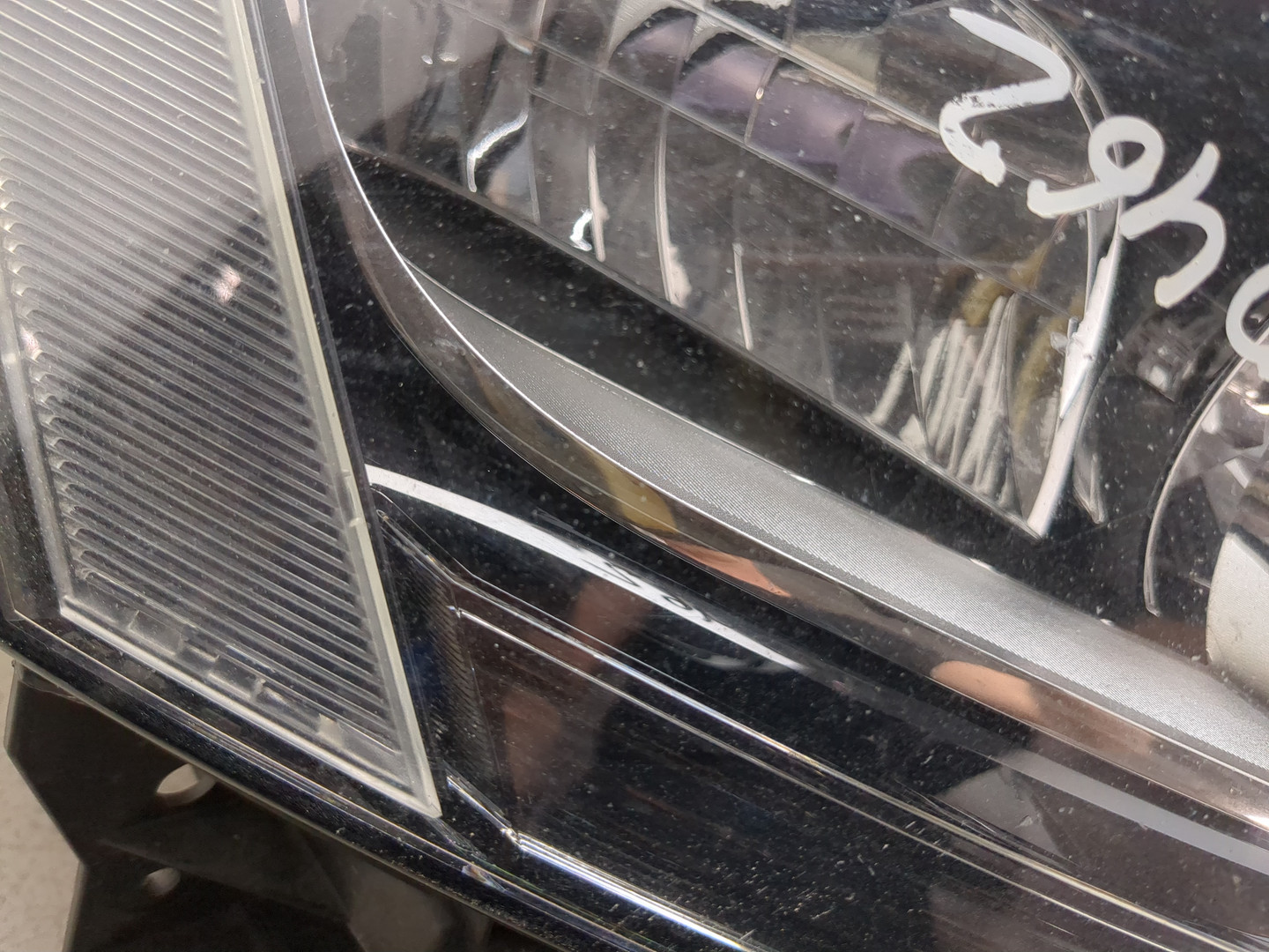 Фара правая