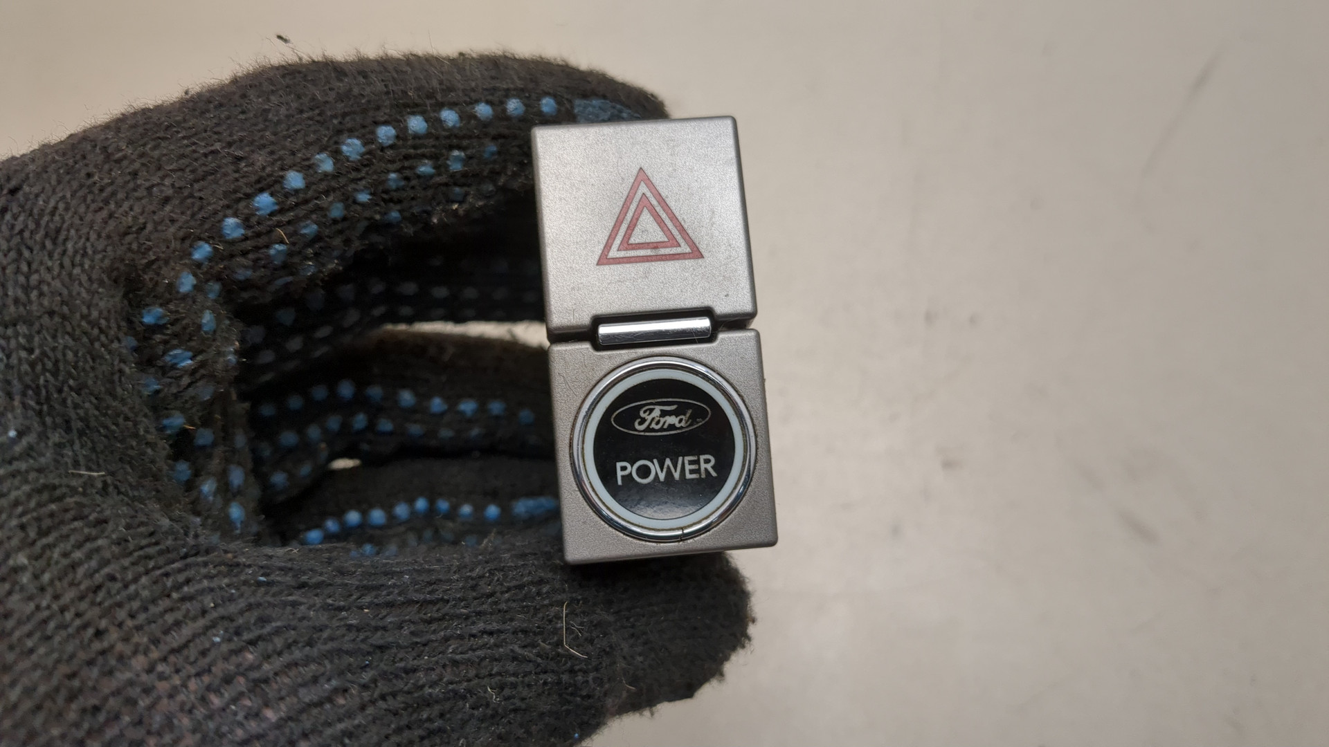 Кнопка аварийной остановки