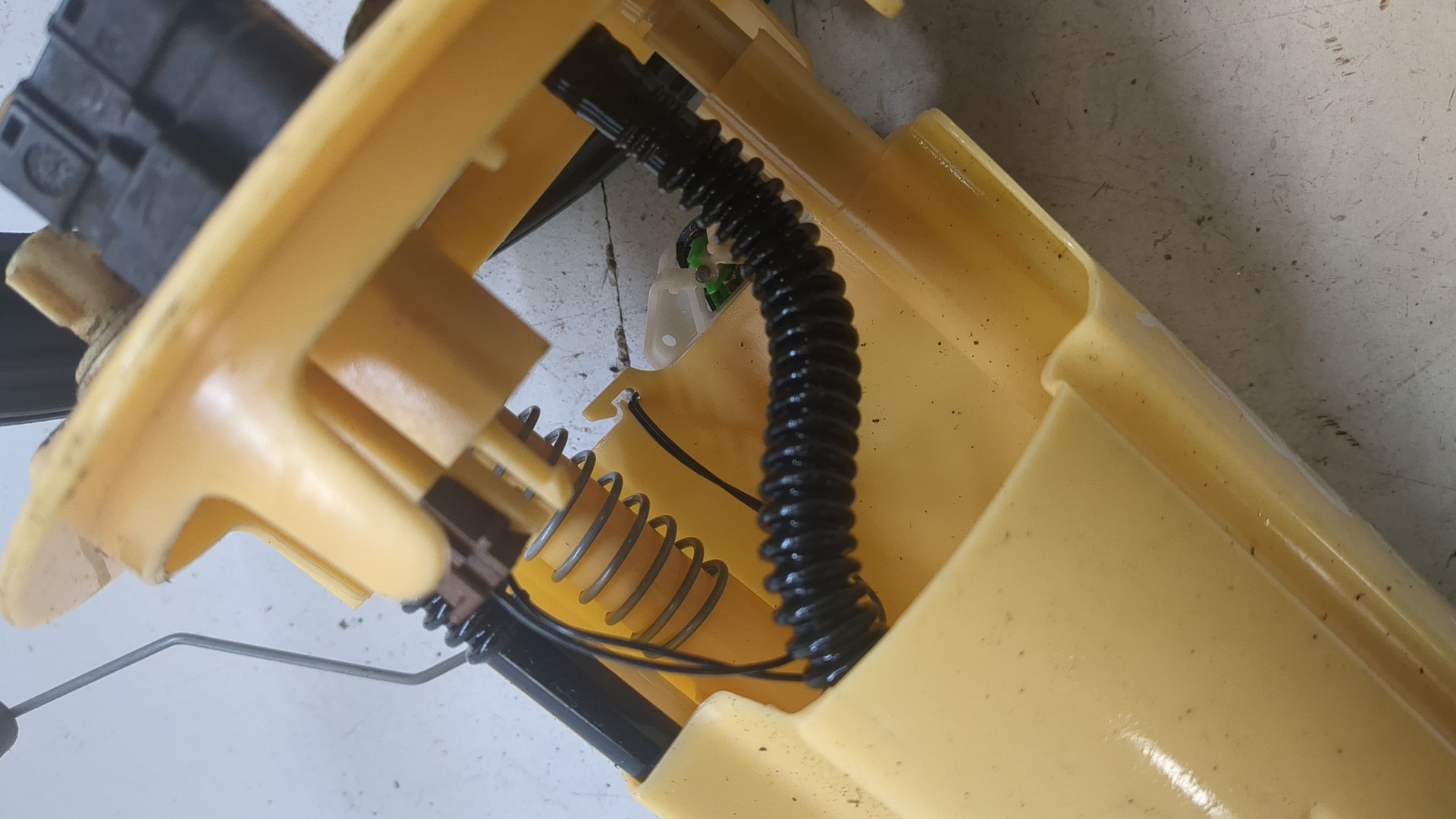 Насос топливный электрический