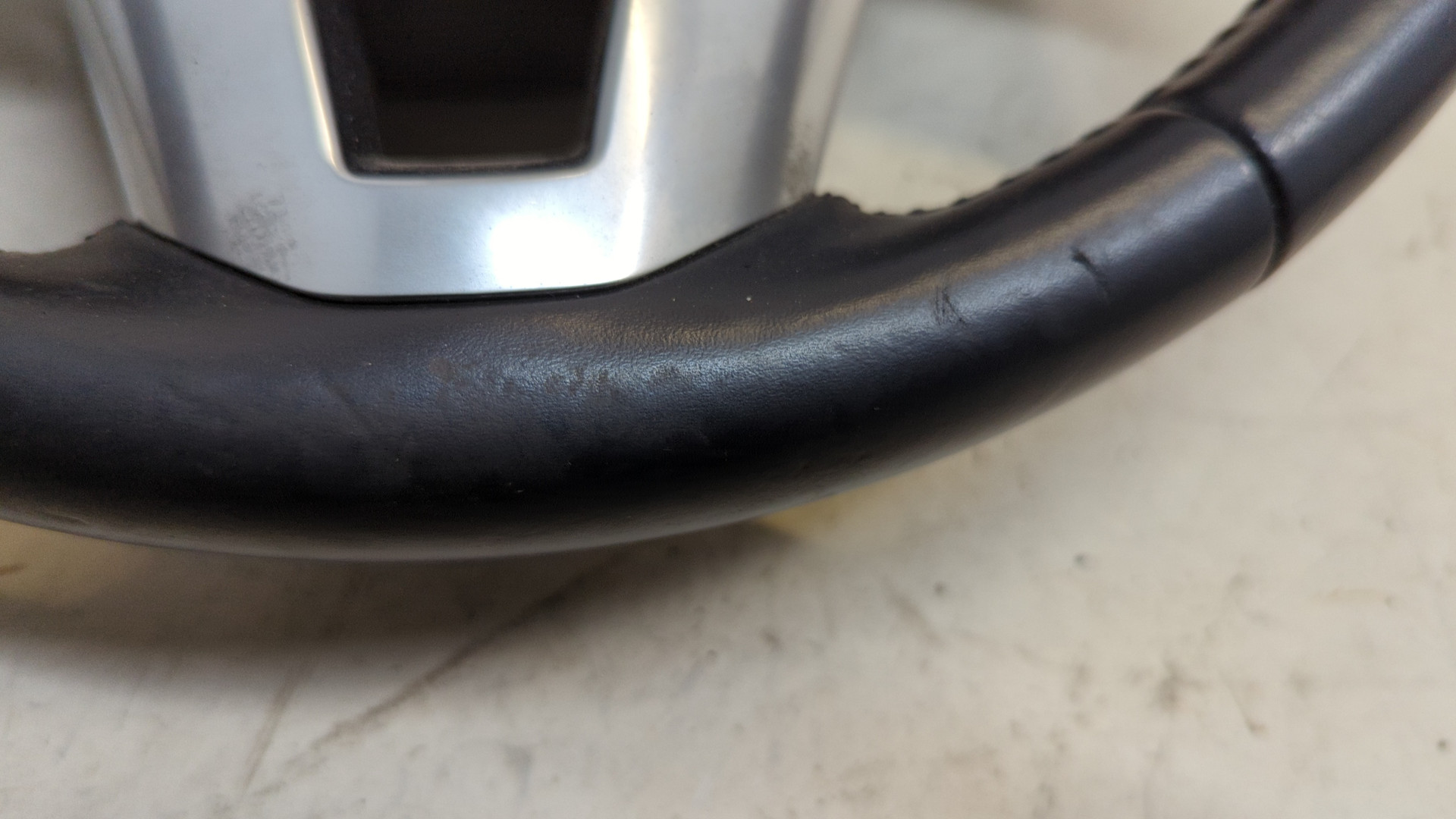 Рулевое колесо (руль)